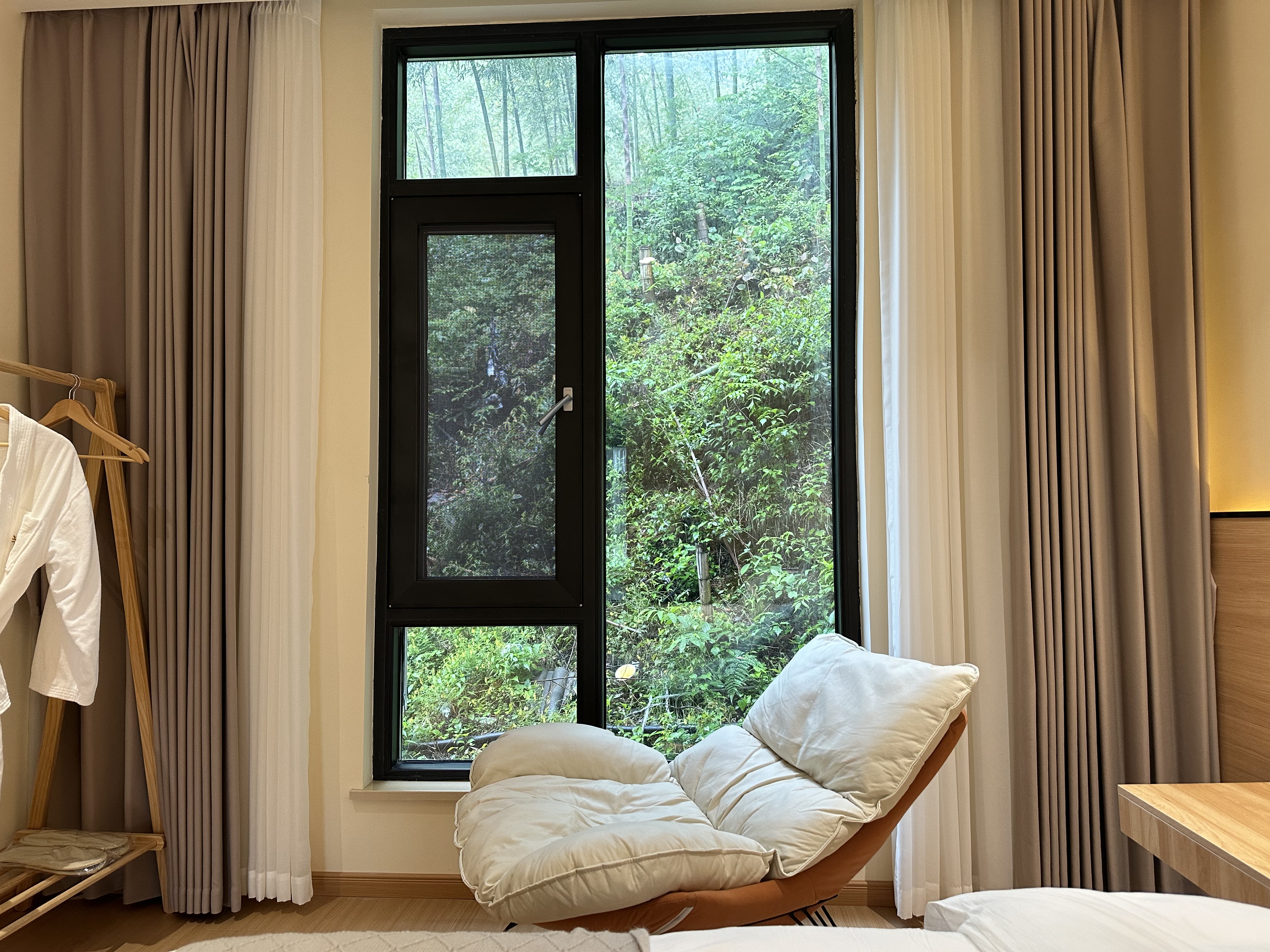 松影·山景大床房