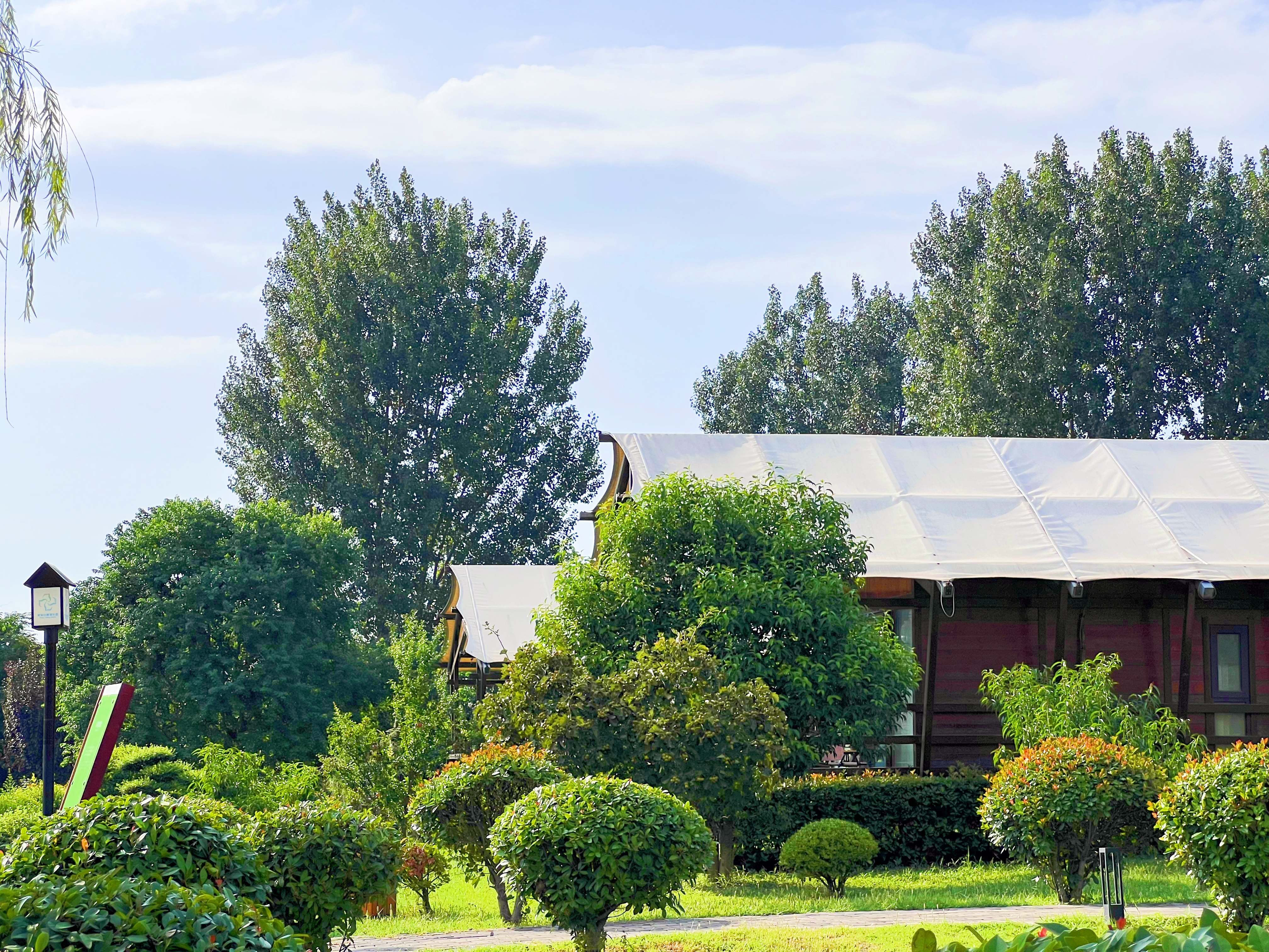 Fairy Tale Forest Deluxe Cabin - Lake-View (Double Bed)