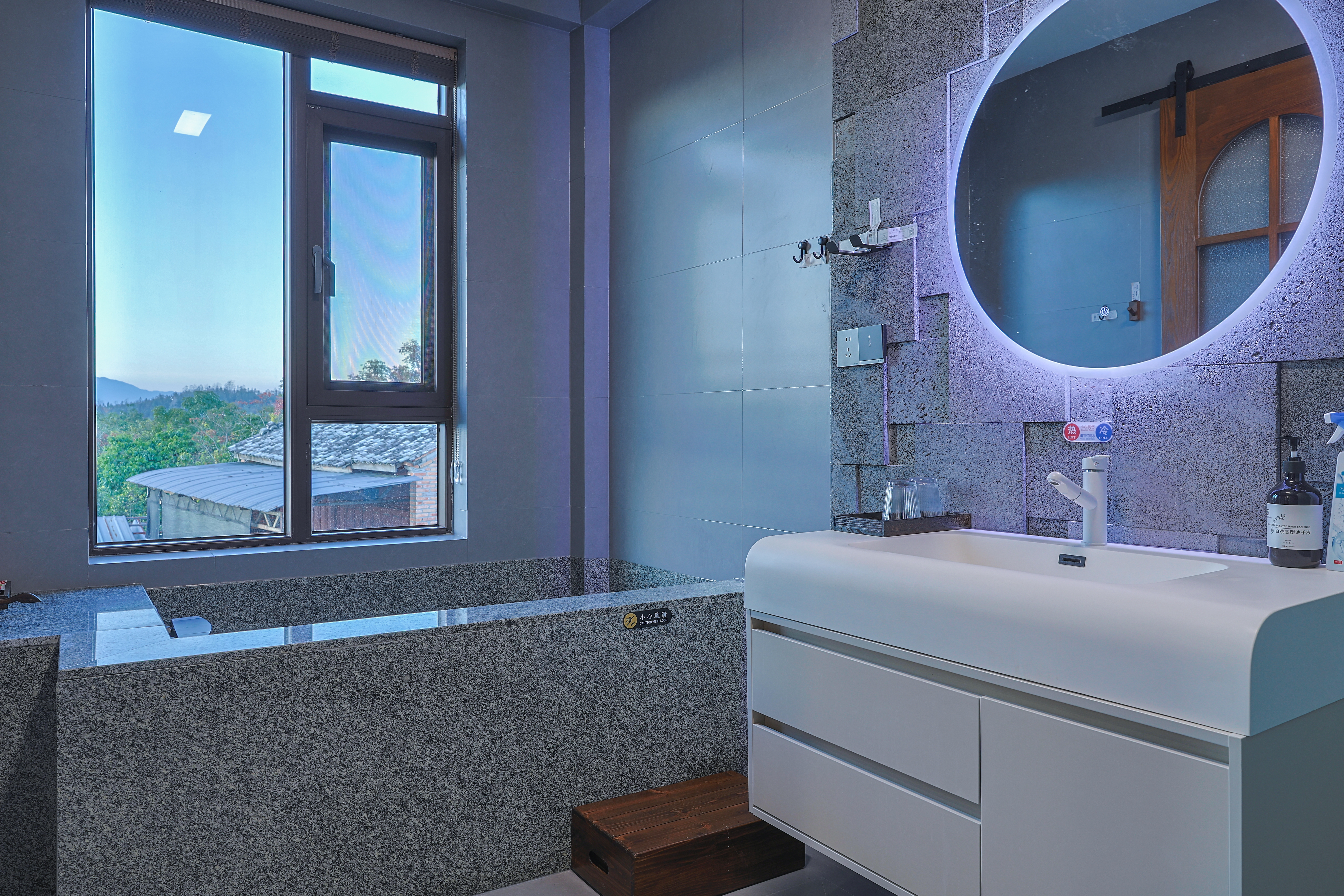 独享豪华整栋-七卧室七衞一厅一厨三院（可做饭·烧烤·麻将·聚会）