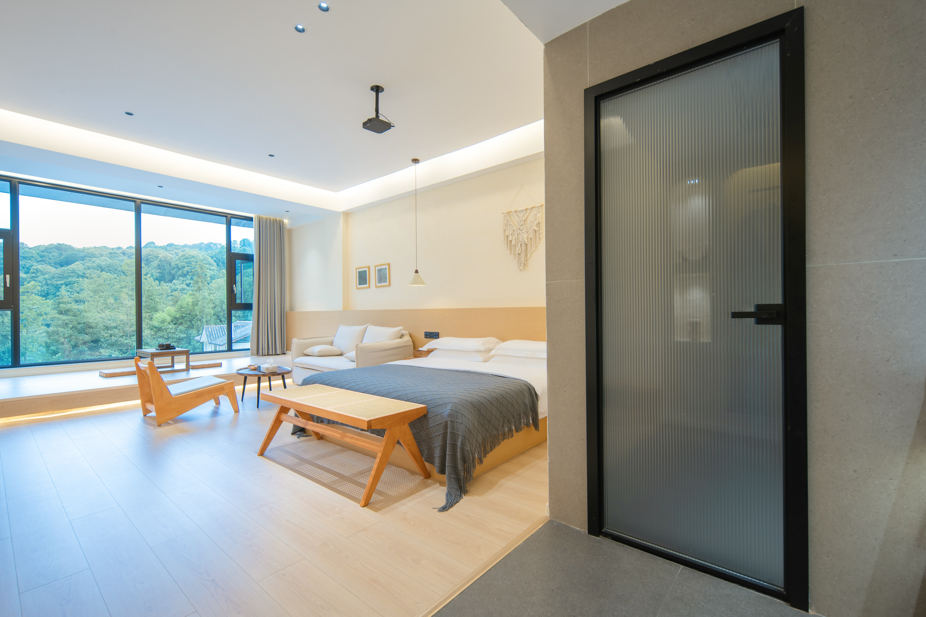 Bifengxia Lanshan Designer Homestay Huaiye Refined Cinema Double Bed Room