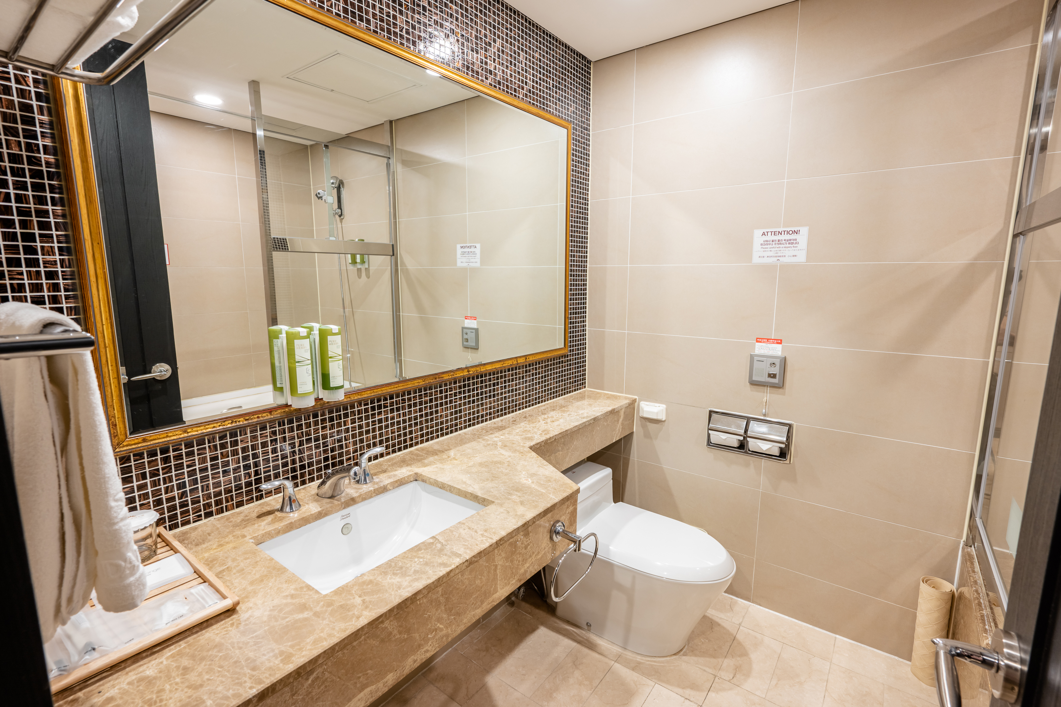 尊貴標準雙床房 （無景）