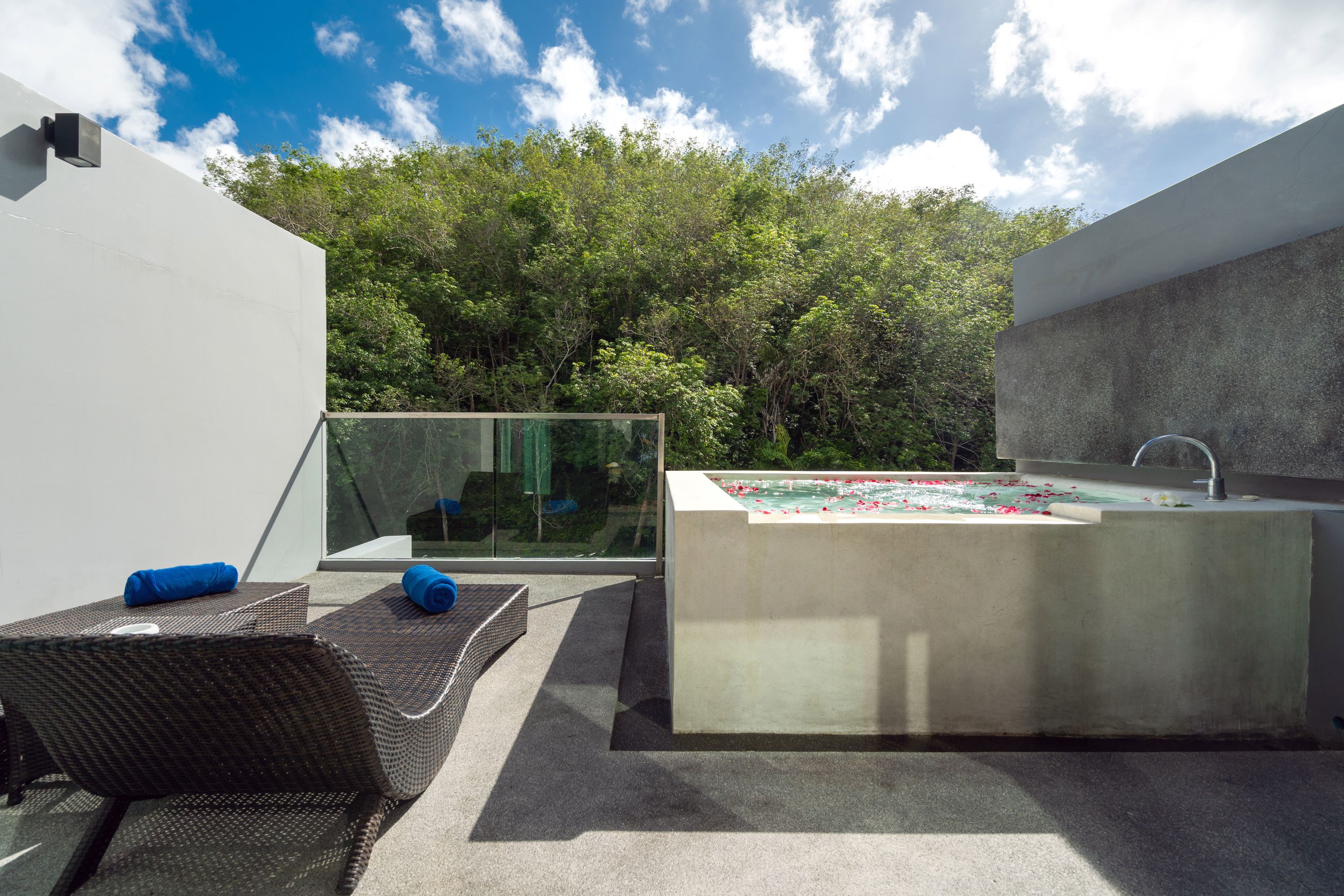 尊貴套房（帶按摩浴缸）