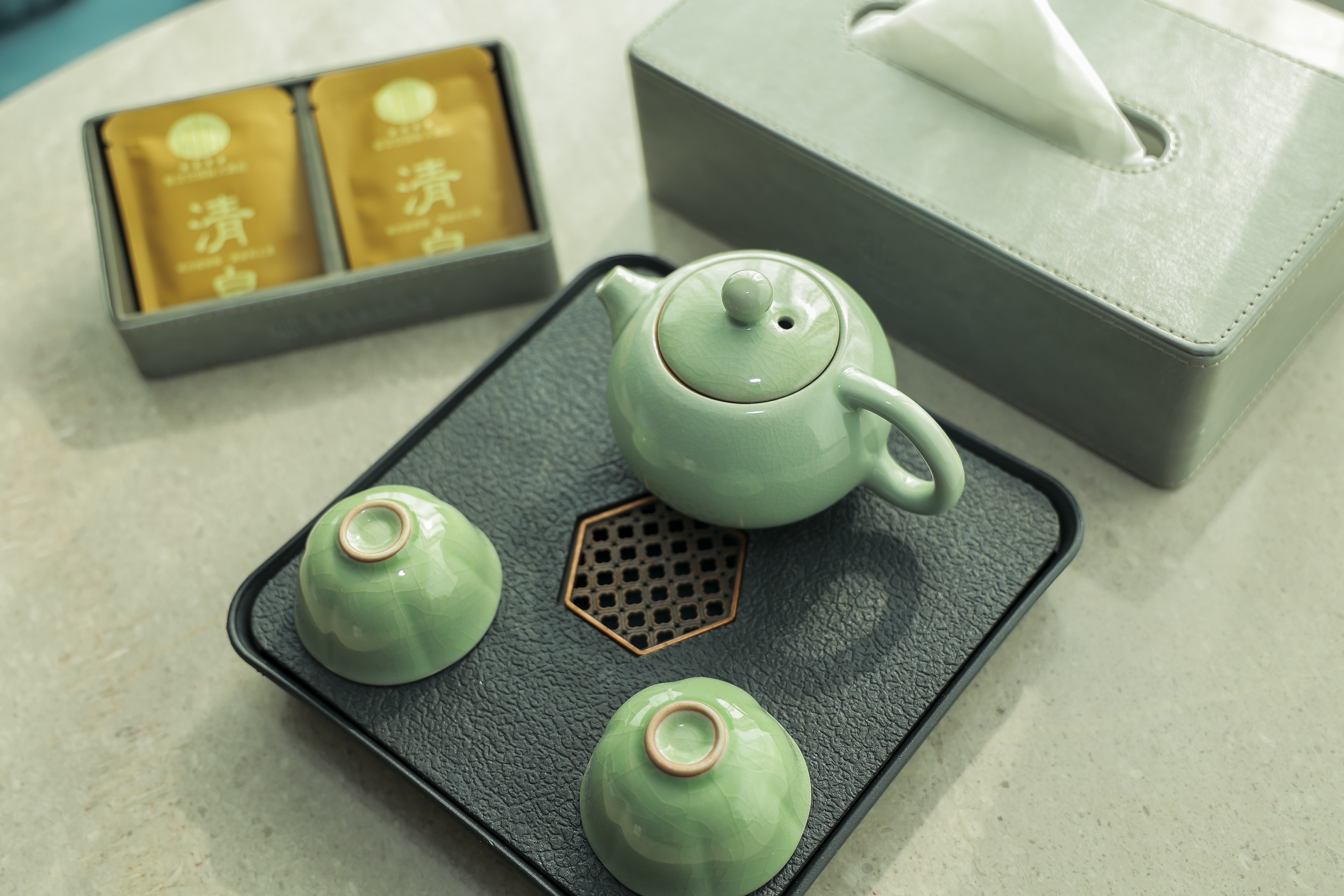 豪华大床房（景观落地窗+RoomPlus洗护用品+小冰箱）