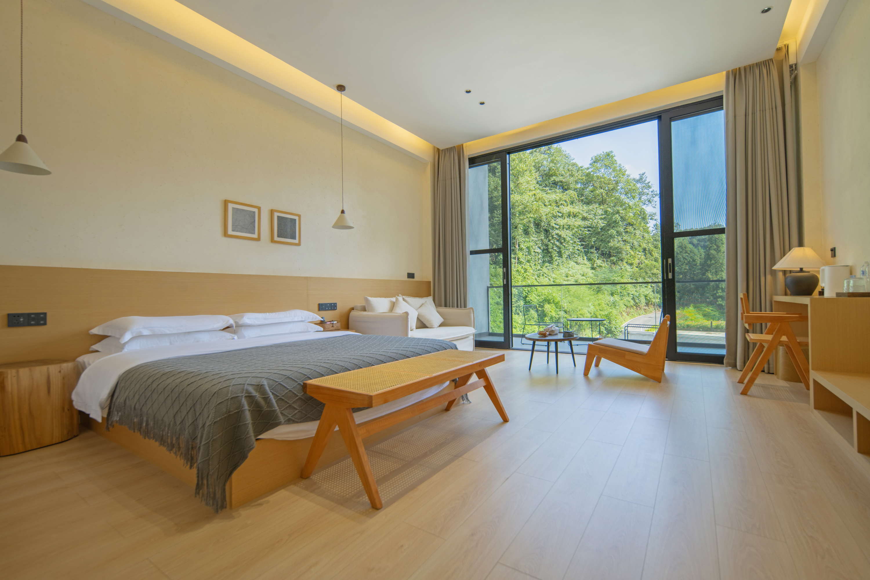 Bifengxia Lanshan Designer Homestay Muyang Light Luxury Cinema Double Bed Room