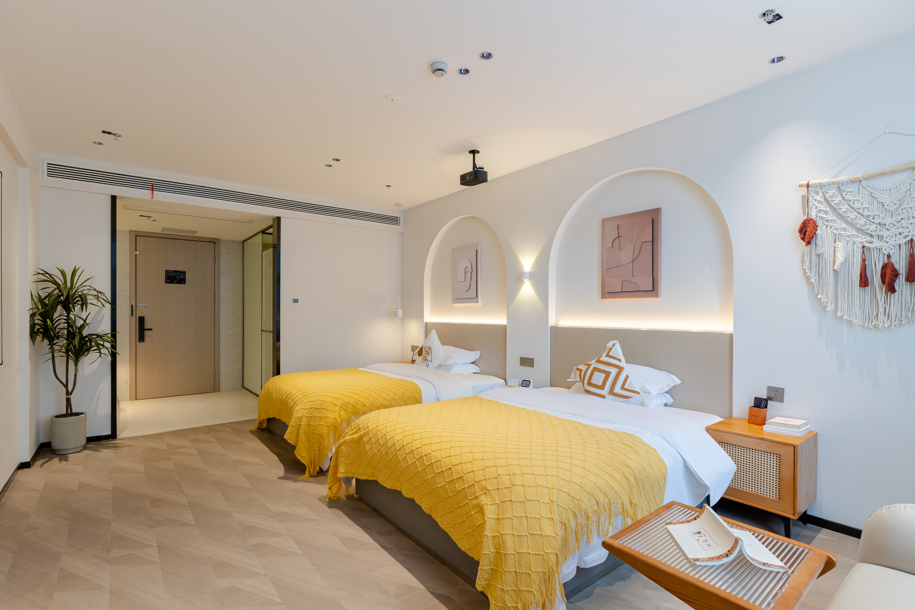 Selected Room | 2 Beds