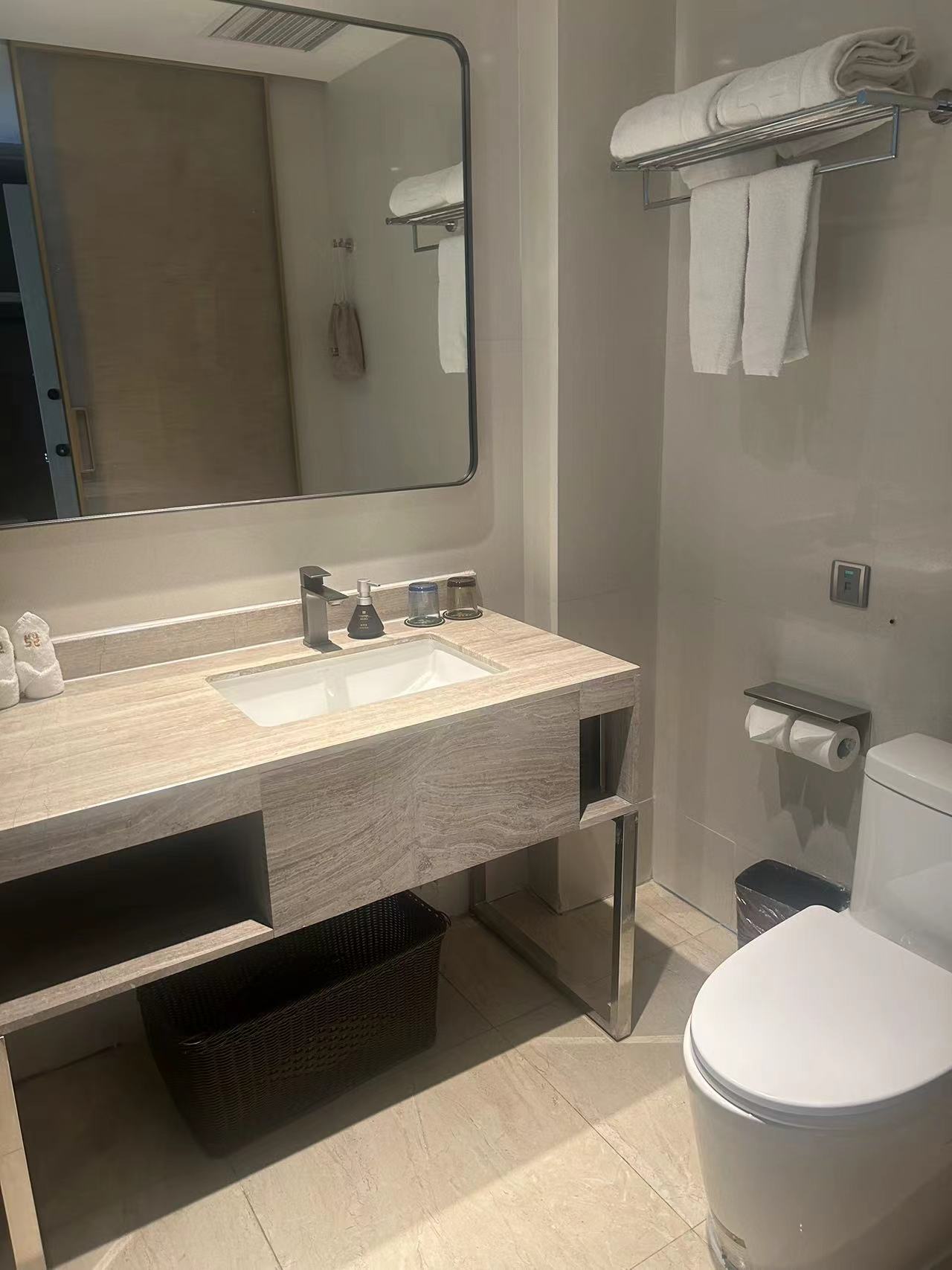 豪华低敏大床房（斯林百兰床垫）