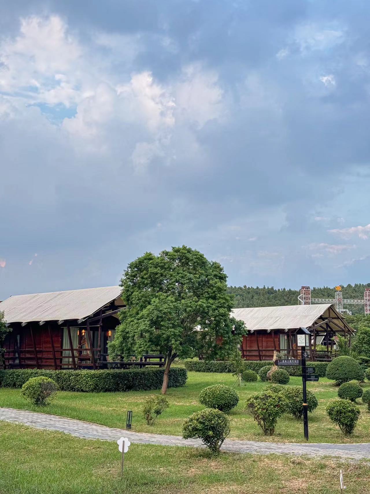 Fairy Tale Forest Deluxe Cabin - Lake-View (Double Bed)