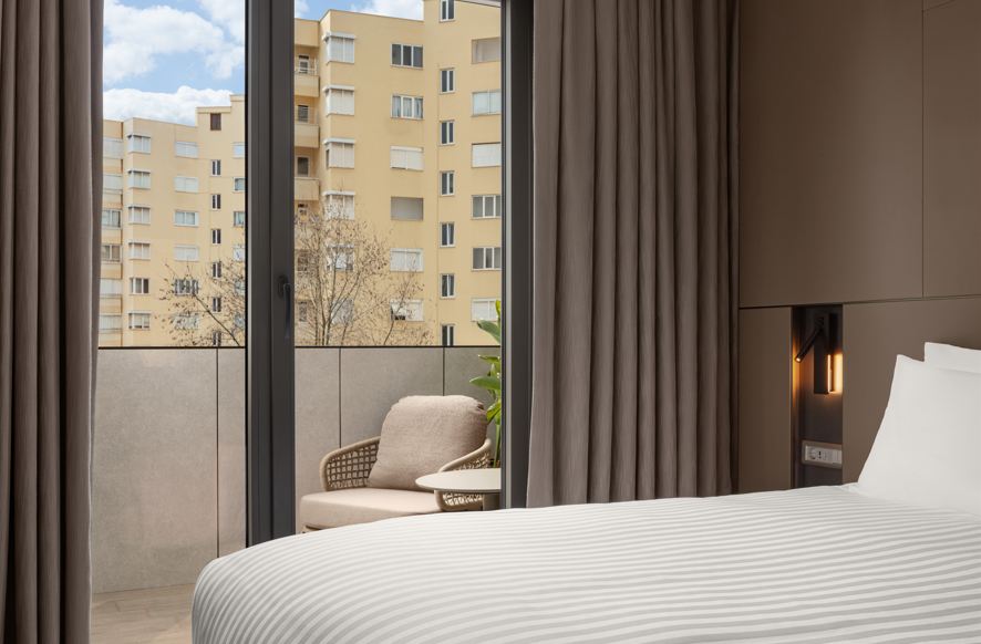 一卧室套房，大床，梳化床，城景，阳台