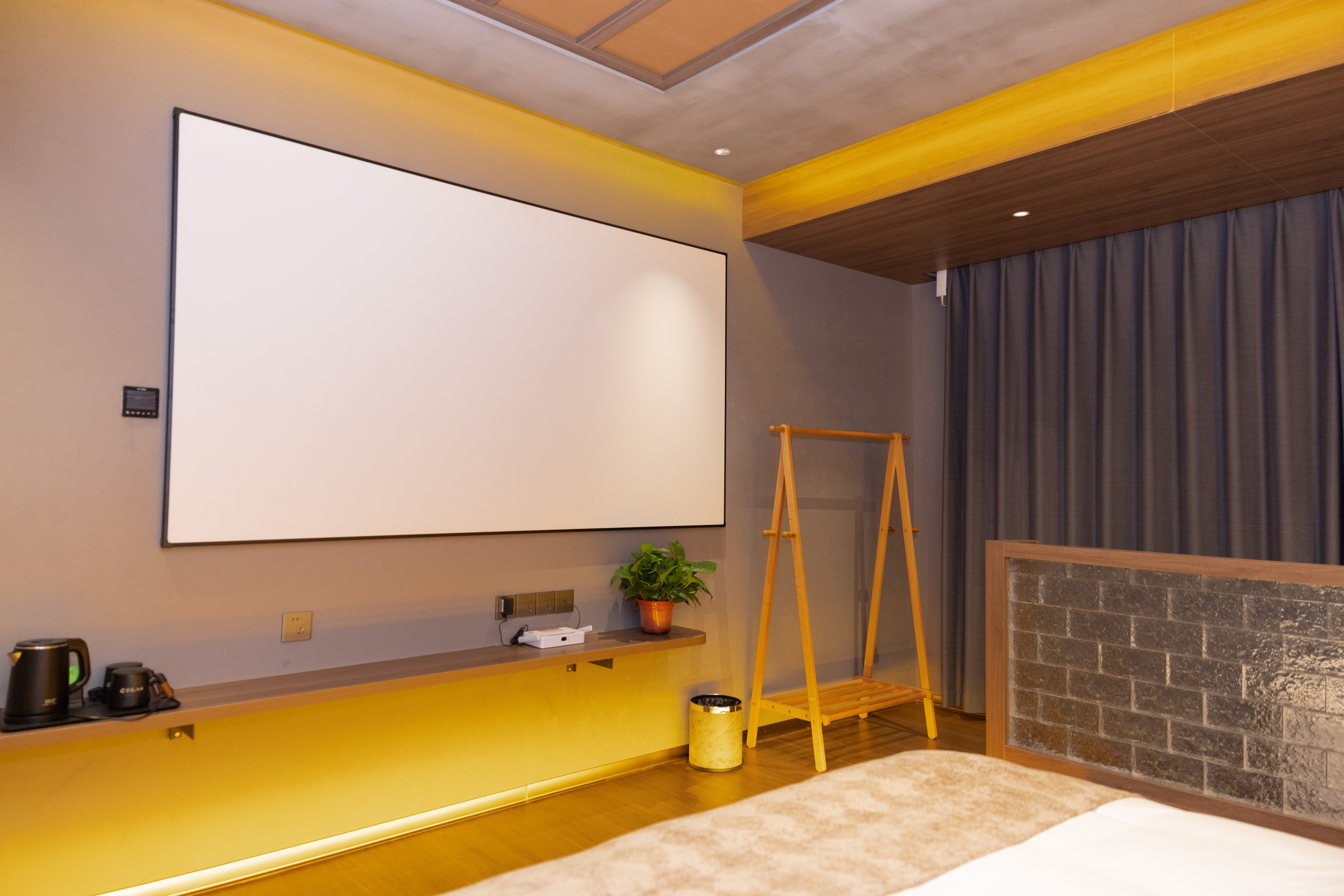 云隐-素野榻榻米观影大床房（全屋智能）