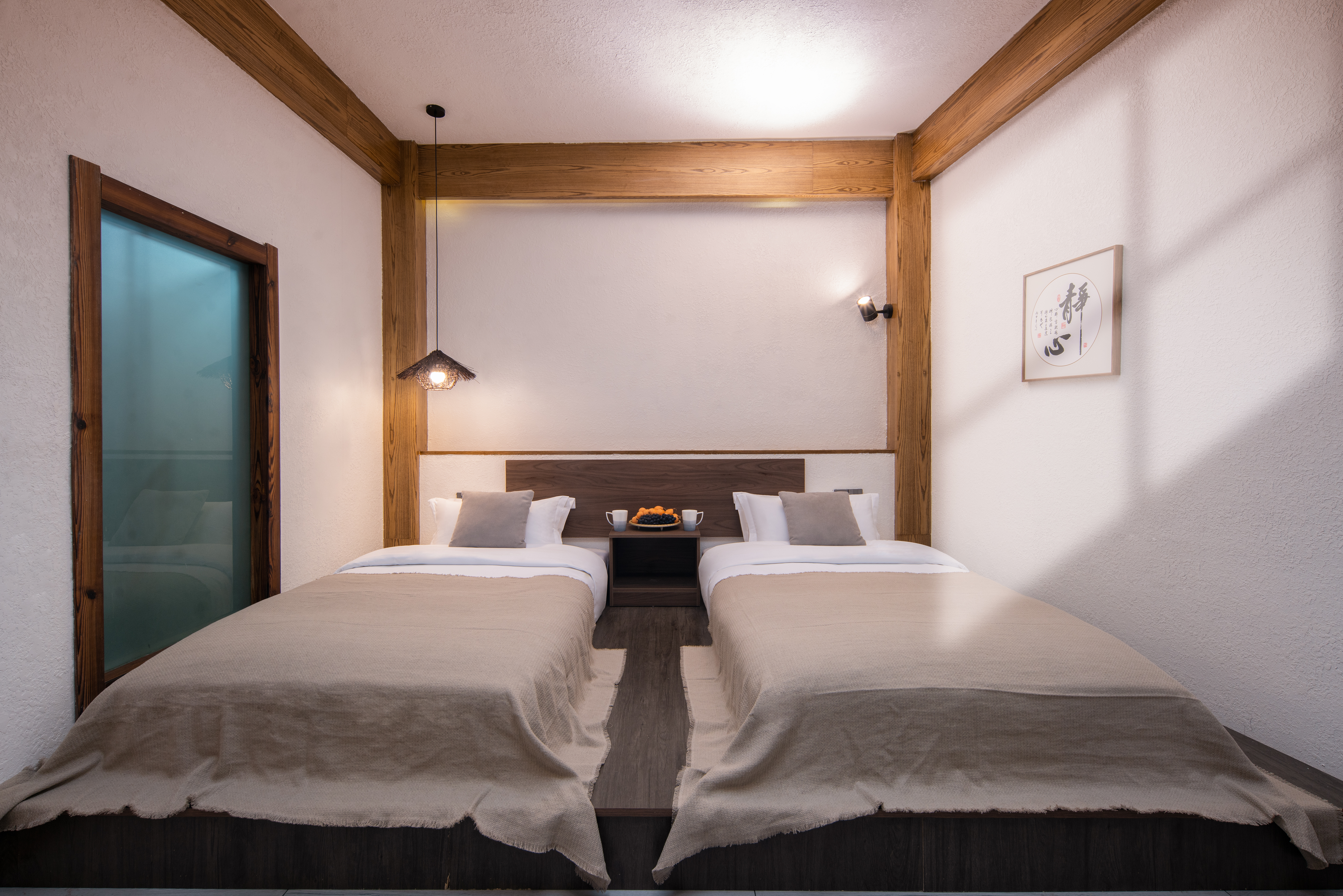 三秋小楼_舒适标间+马桶+茶台冰箱洗衣机