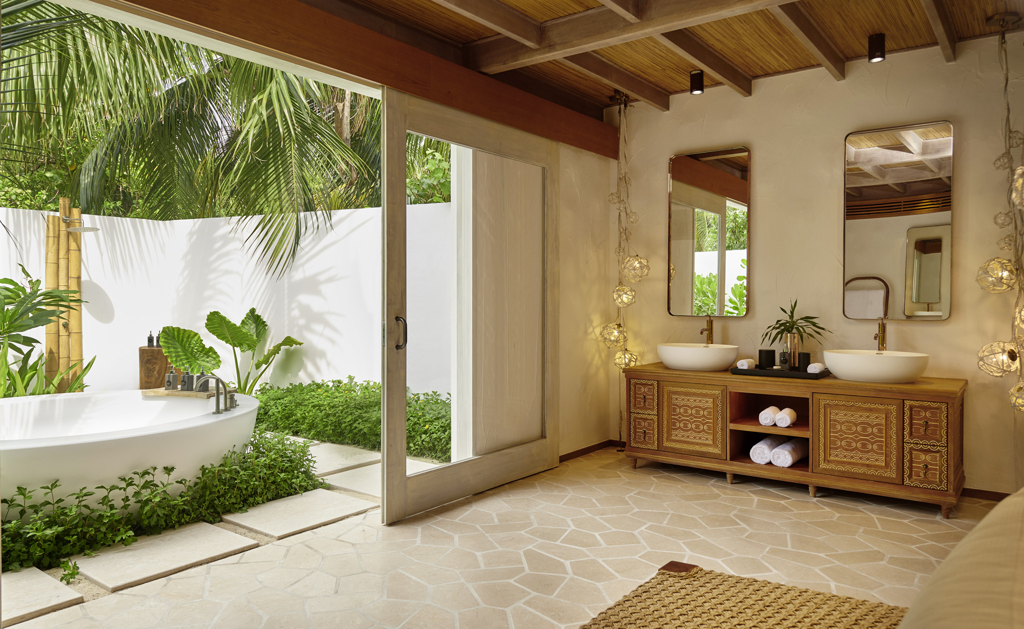 海滩日落豪华别墅 - 带泳池