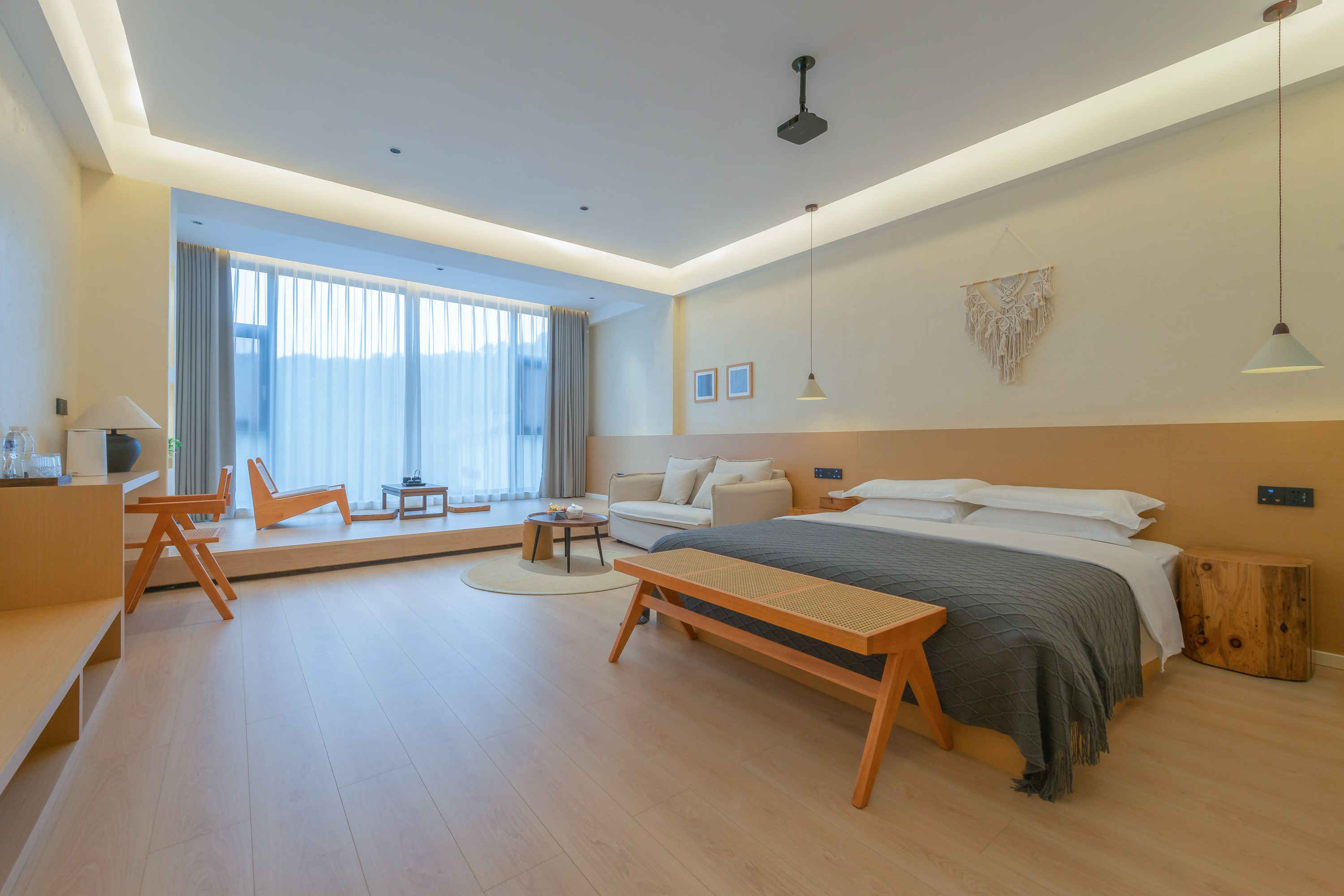 Bifengxia Lanshan Designer Homestay Huaiye Refined Cinema Double Bed Room