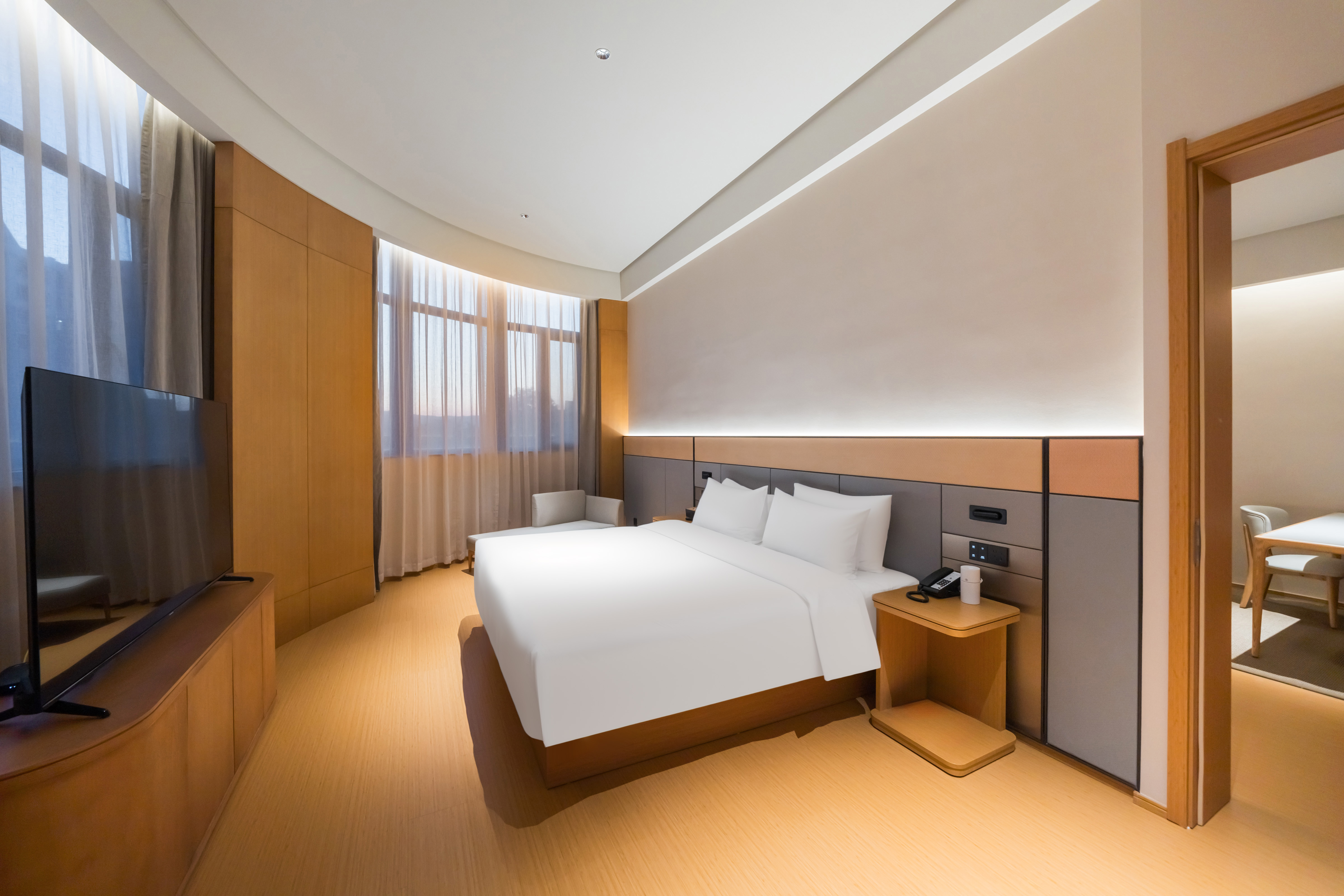 套房（深睡床垫+小冰箱+手机投屏）