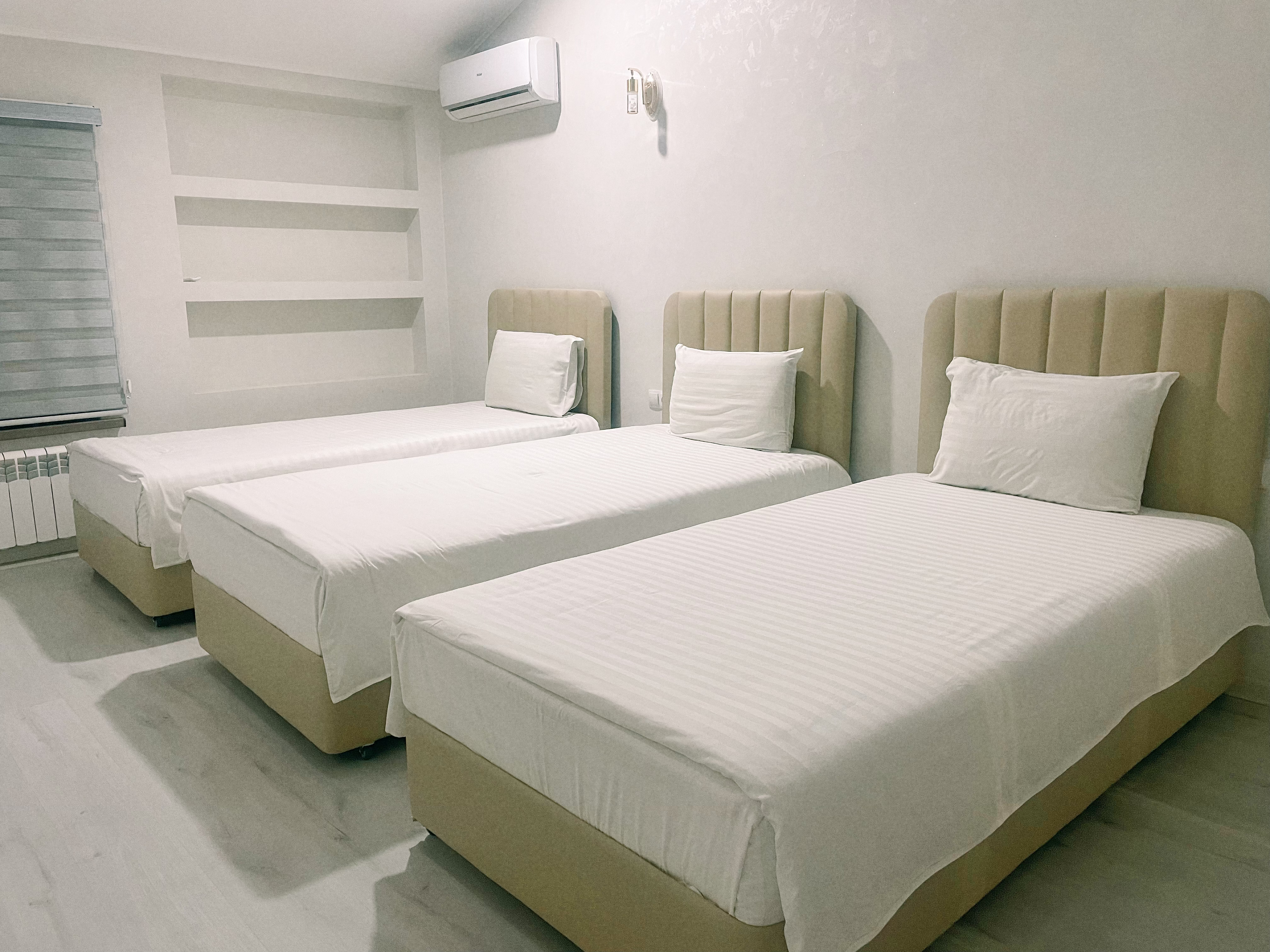 3+1全景商務三床套房（全含：接機/早食/落地簽/增值税）