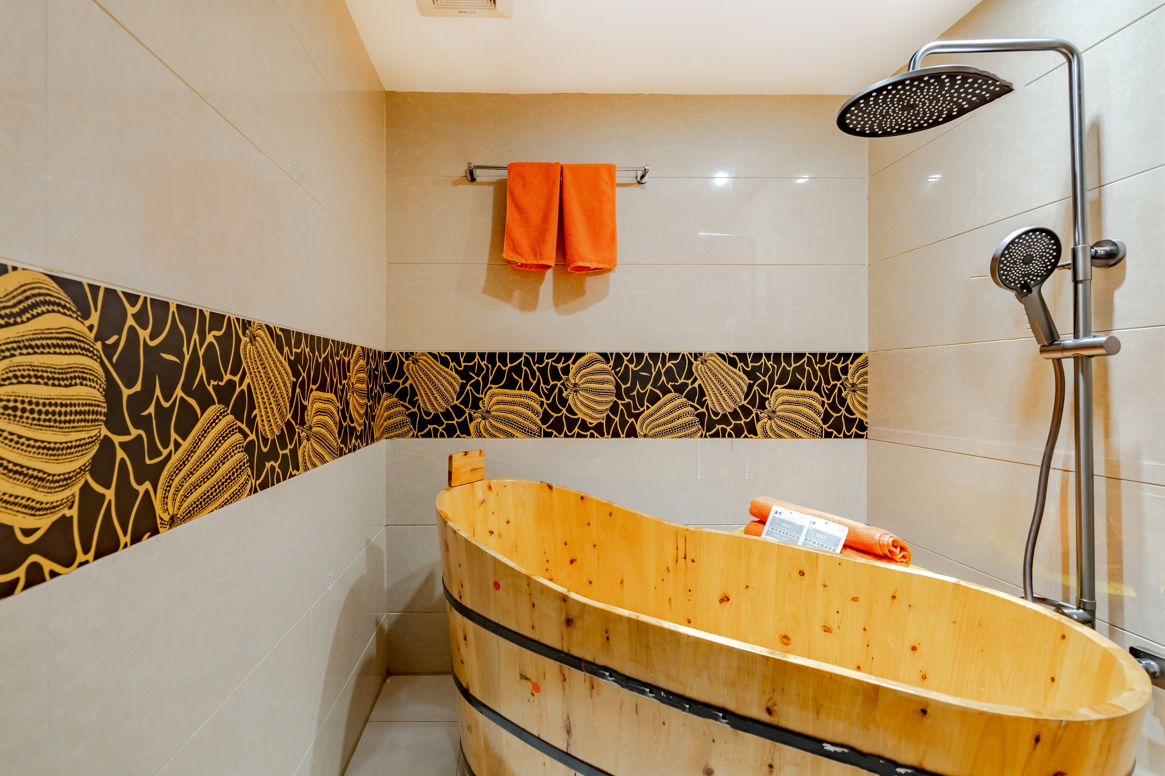 Le Chao Loft Double Bed Room With Four-Layer Memory Mattress&Solace High-Quality Cotton Bedding