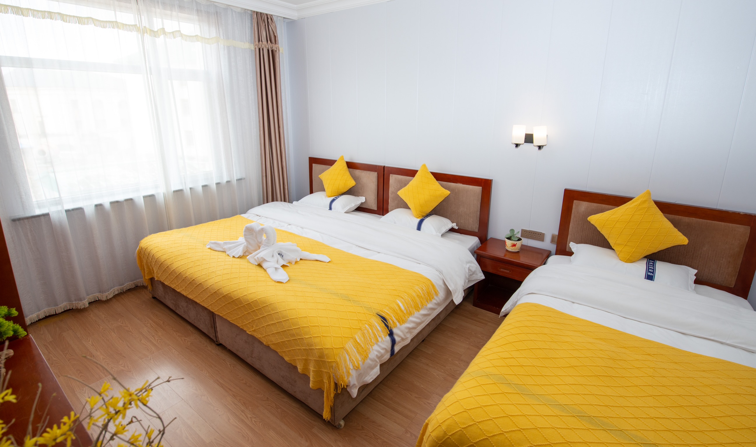 Sunshine Family Room