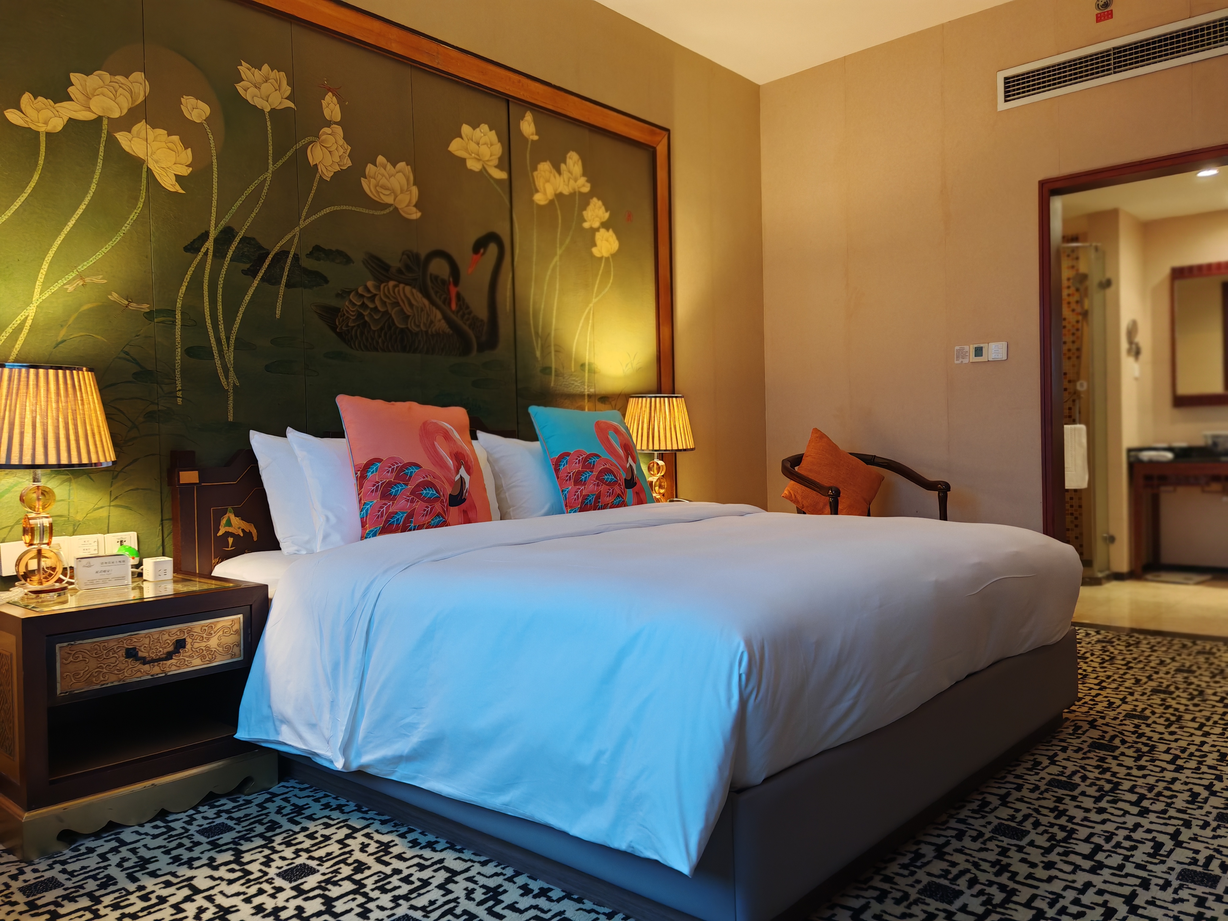 套间（鹅绒床被+小冰箱+空气净化器）