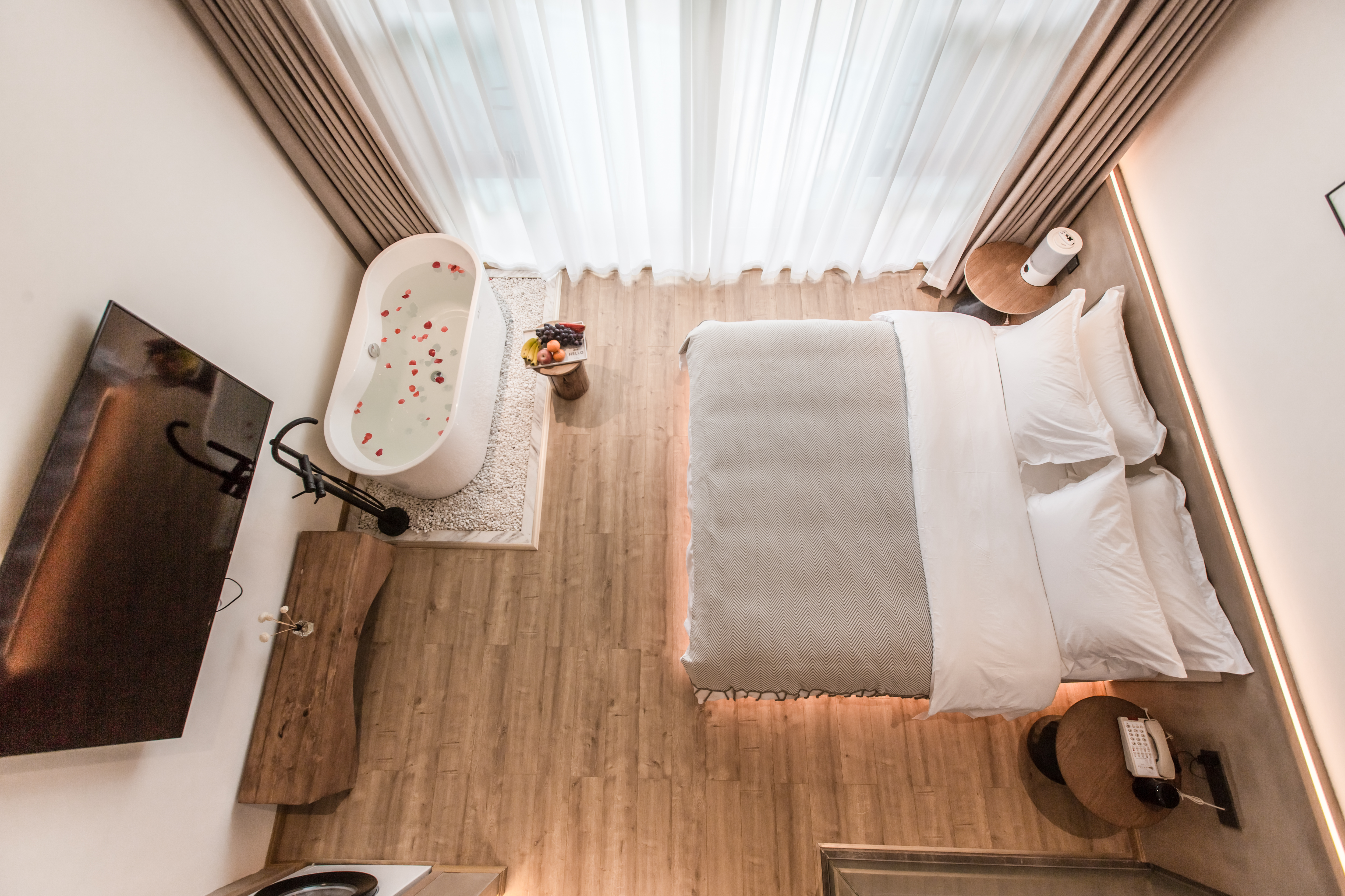 无敌湖景复式双床套房-晨雾美景-洗衣机-地暖-日落晚霞