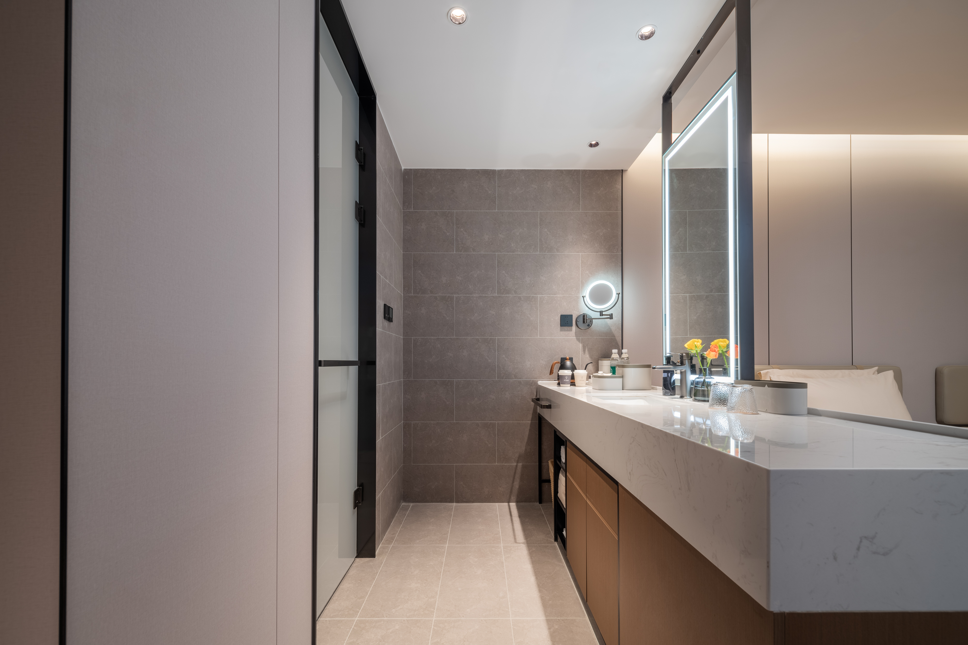 Elegant Twin Room With Xiaodu Smart Control, Smart Toilet&Mobile Screen Casting