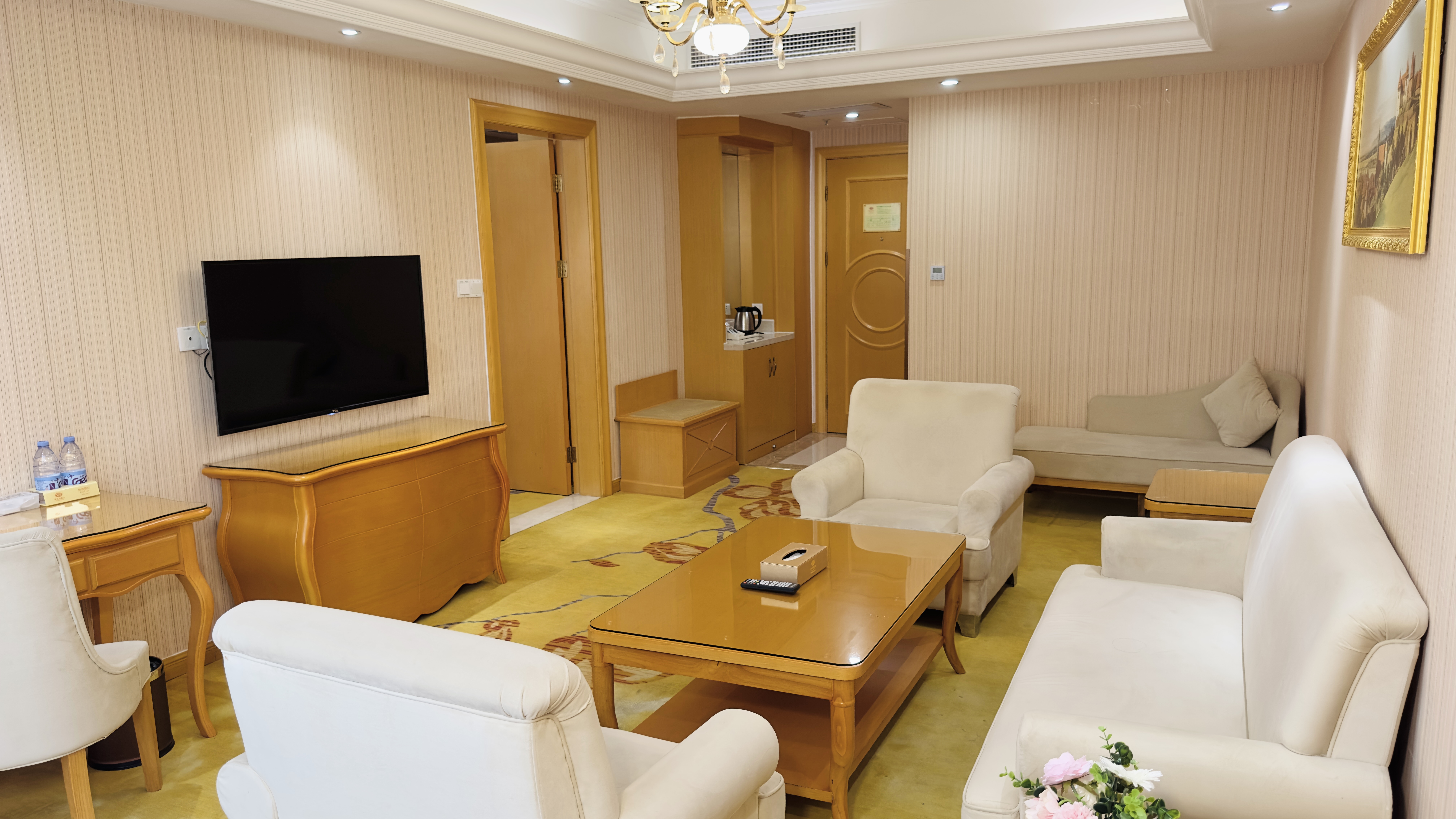 豪华套房 | 一房一厅两衞+全景落地窗