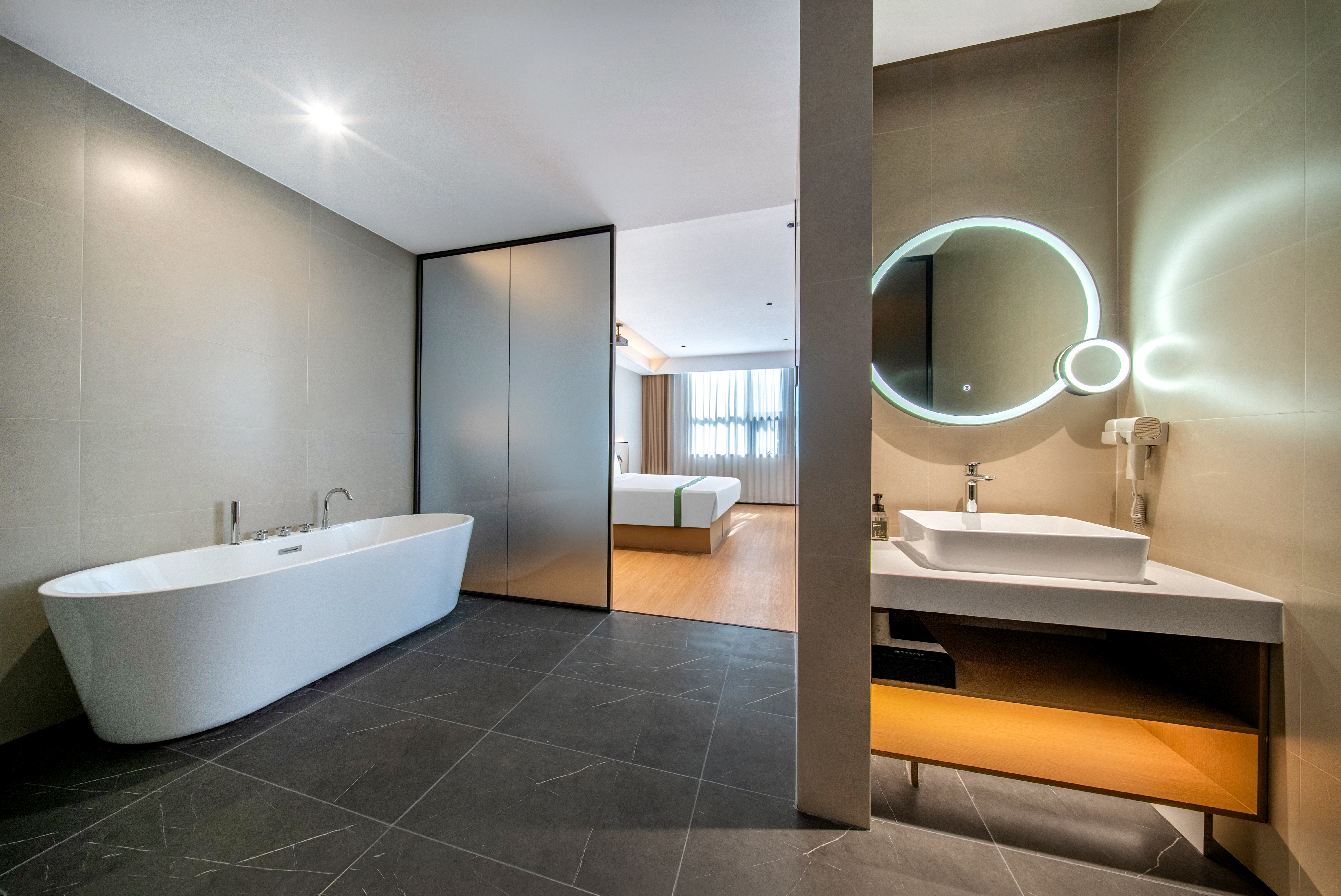 景观套房【百寸投影+腾讯云视听极光会员】