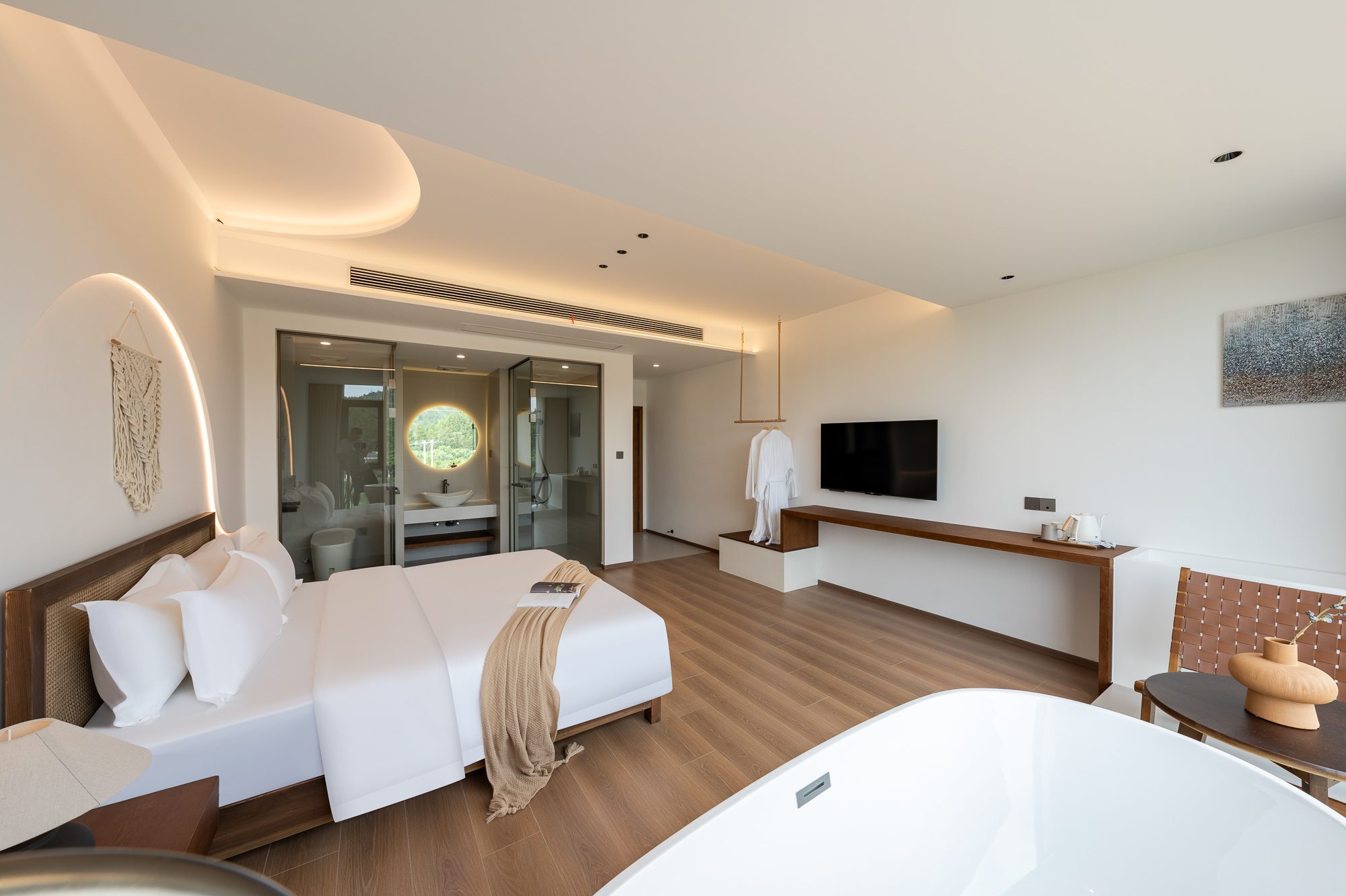 Romantic Smart Room - Lake-View (Double Bed) (Window, Bathtub)