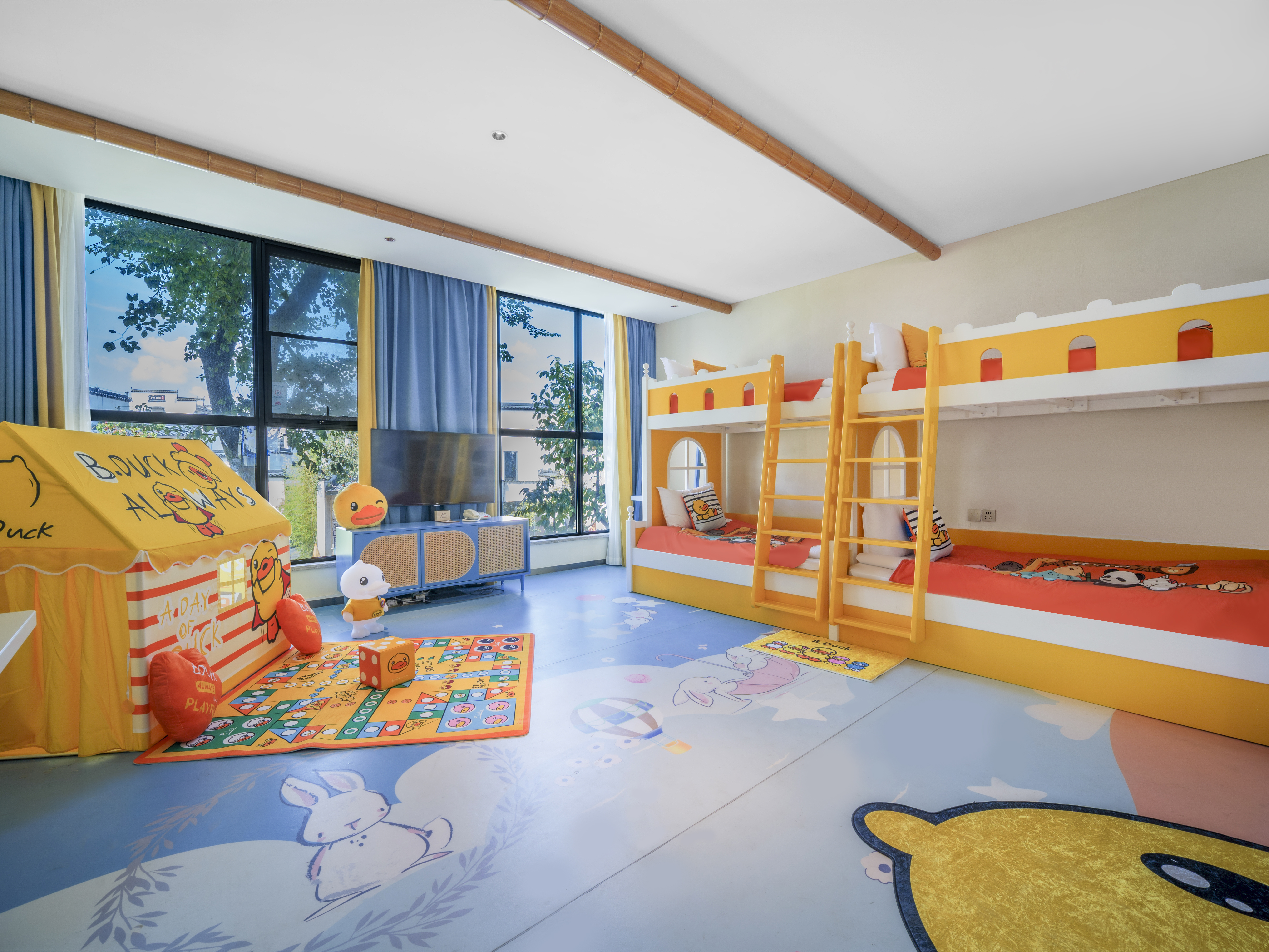 B.Duck Themed Bunk Bed Room