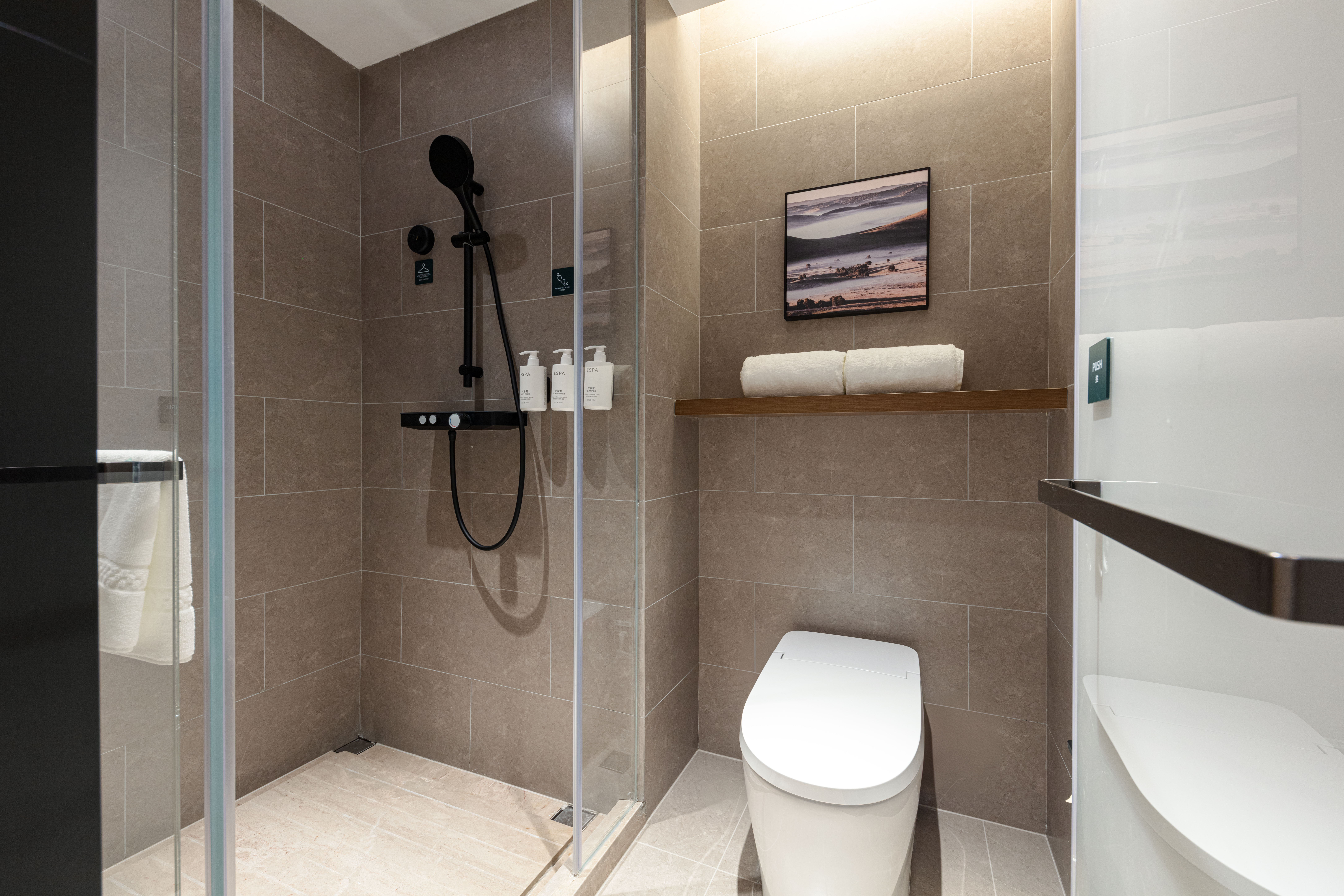 高级大床房（Mini小冰箱+投屏电视+深睡枕PRO）