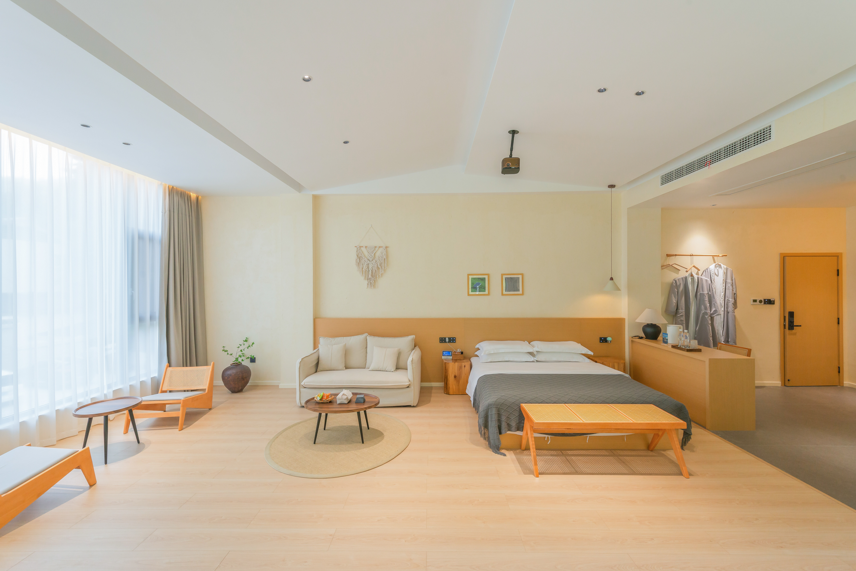 Bifengxia Lanshan Designer Homestay Featured Room - Mountain-View (Double bed) (Bathtub, terrace)