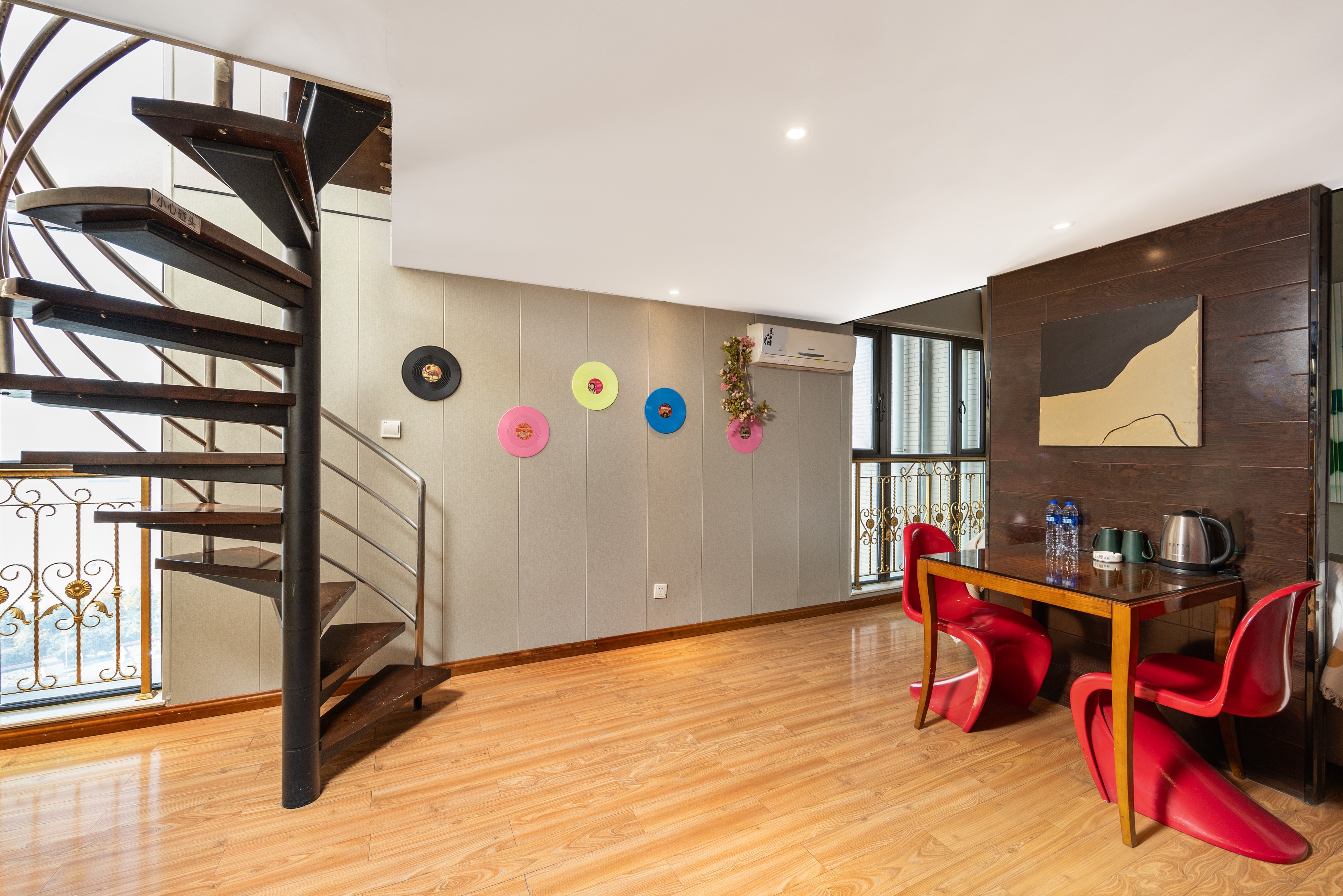 Le Chao Loft Twin Room With Bose Sound System