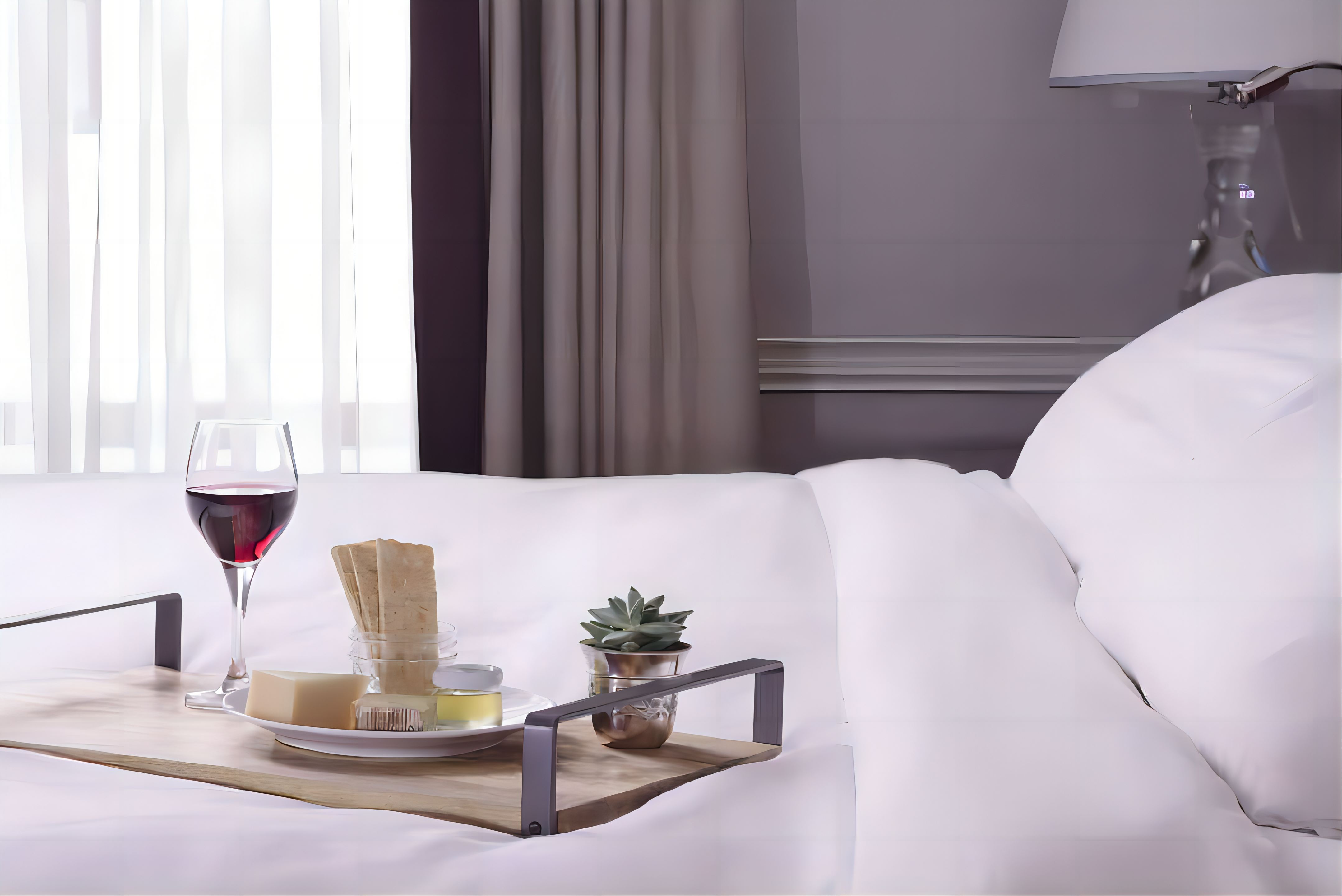 费尔蒙金尊特大床客房（设有轮椅通道）