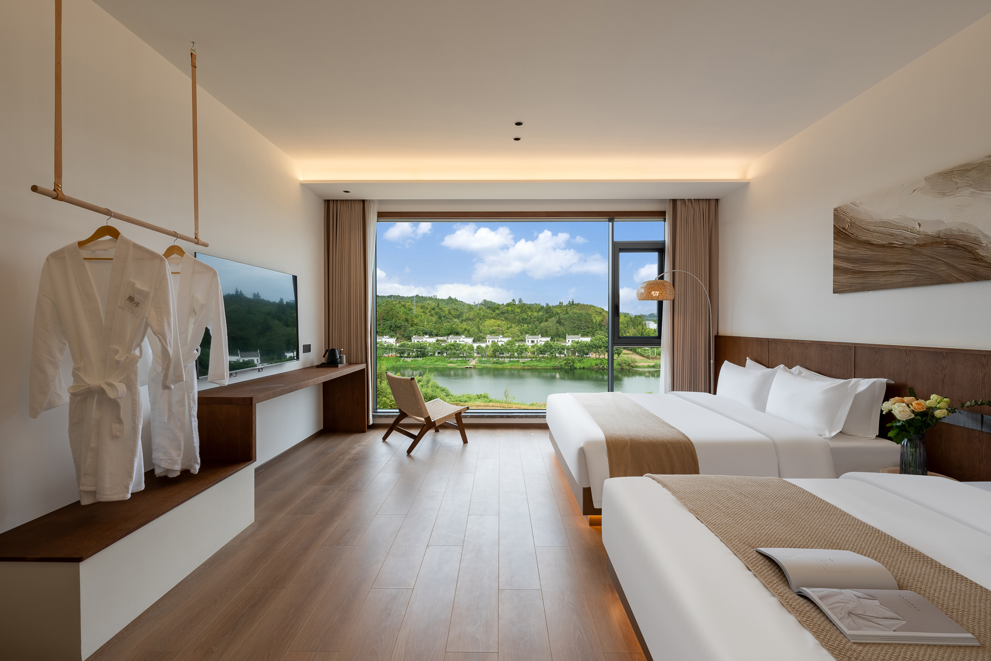 Smart Room - Lake-View (2 Beds) (Window)