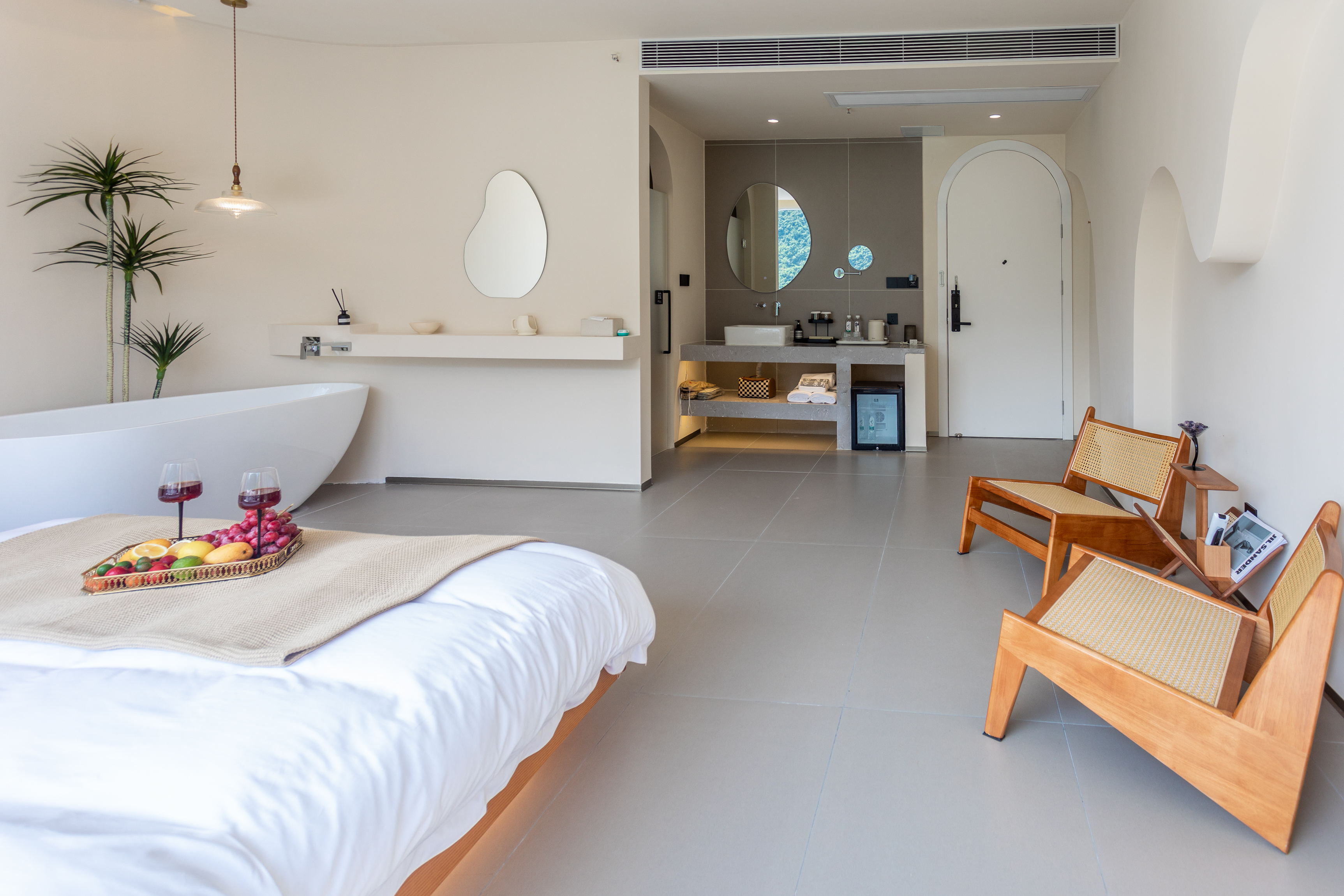 原野·长空·山水景观浴缸豪华大床房