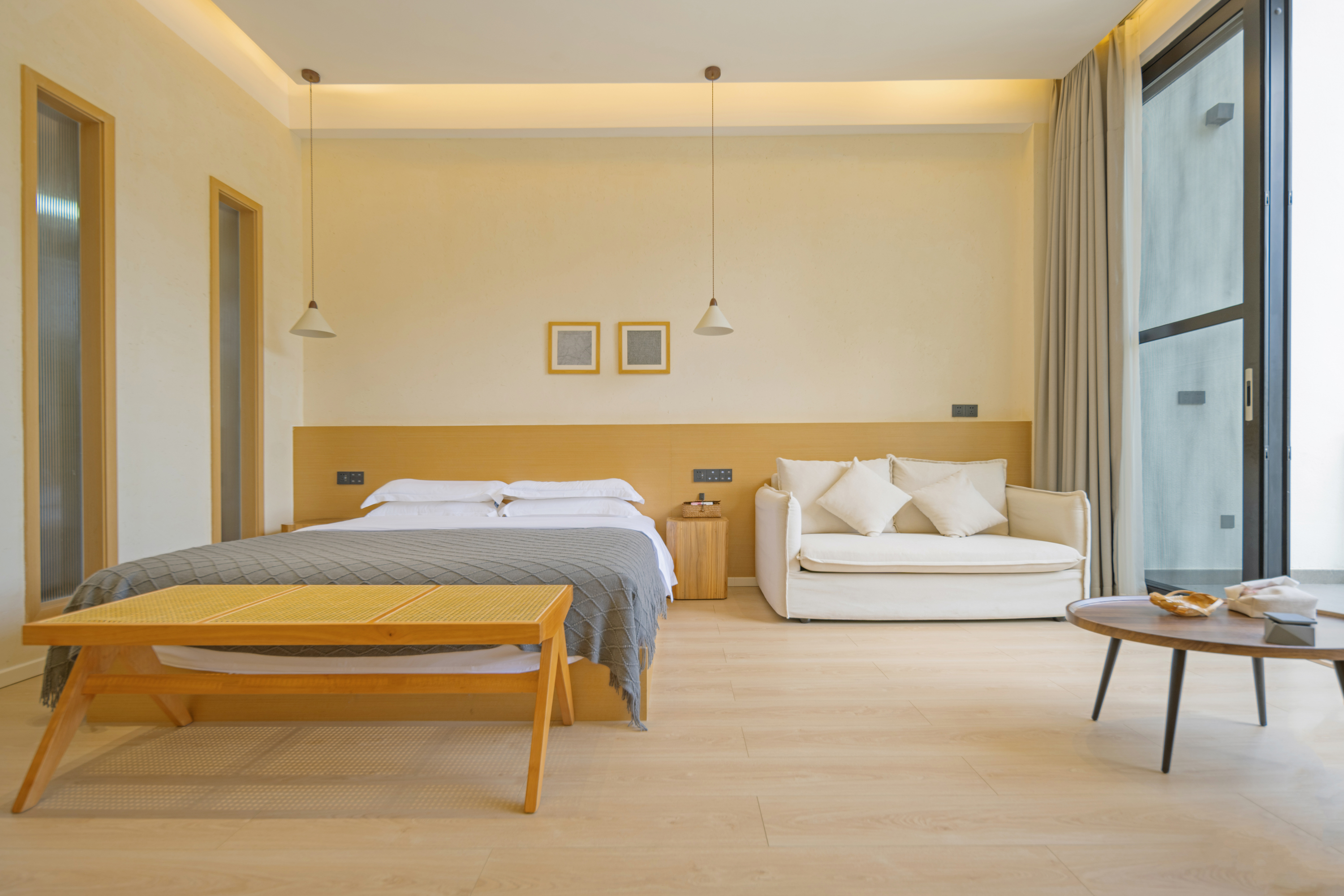 Bifengxia Lanshan Designer Homestay Muyang Light Luxury Cinema Double Bed Room