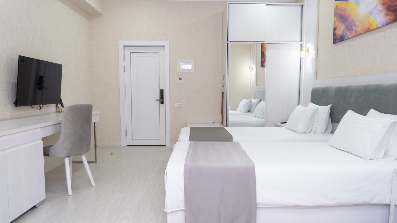 舒適城景雙床房（全含：接機/早食/落地簽/增值税）