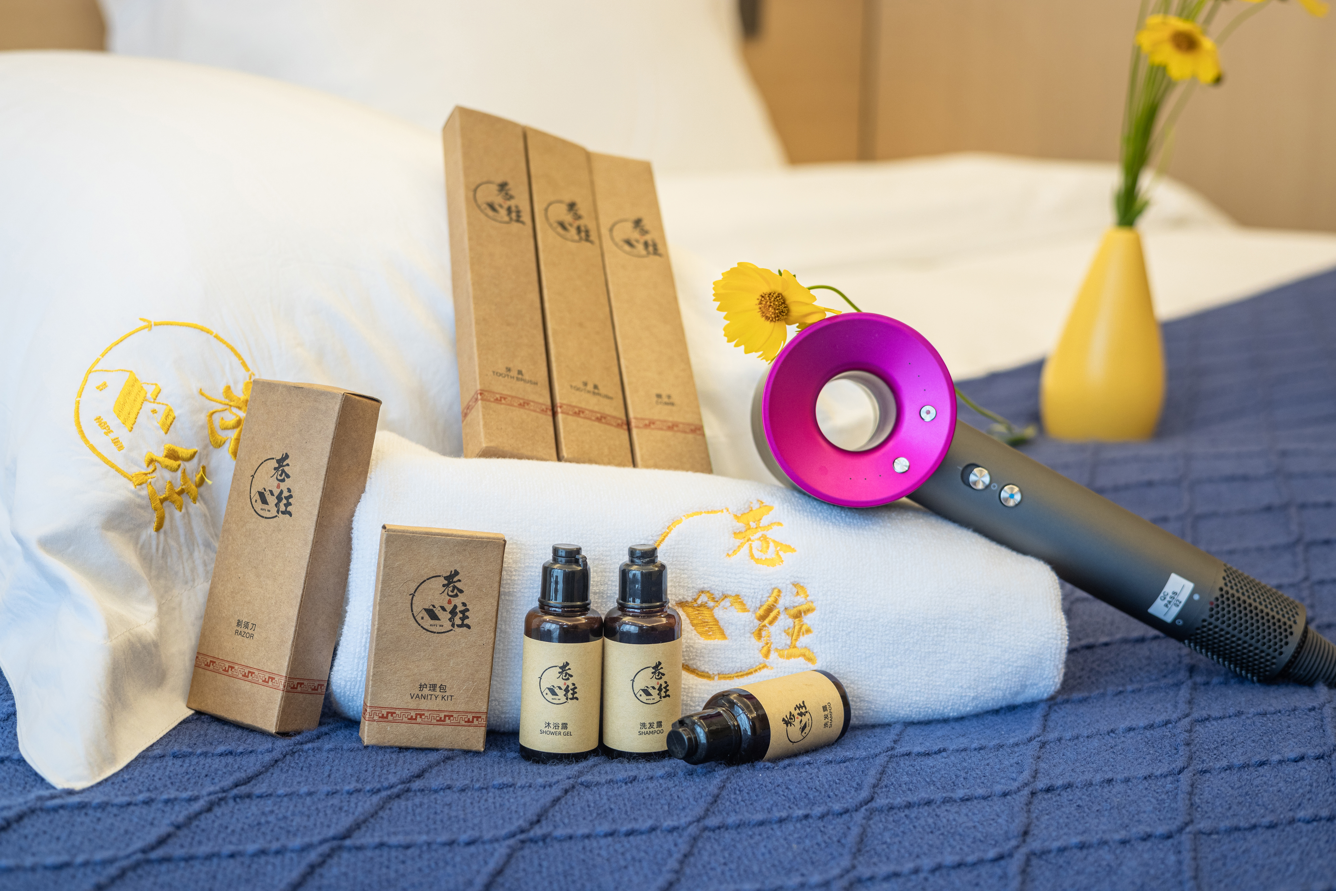 Cloud Shadow Duplex Family Room (Two-Bedroom Two-Bathroom + High-End Latex Mattress + Smart Toilet + 84-Inch Projector Av)