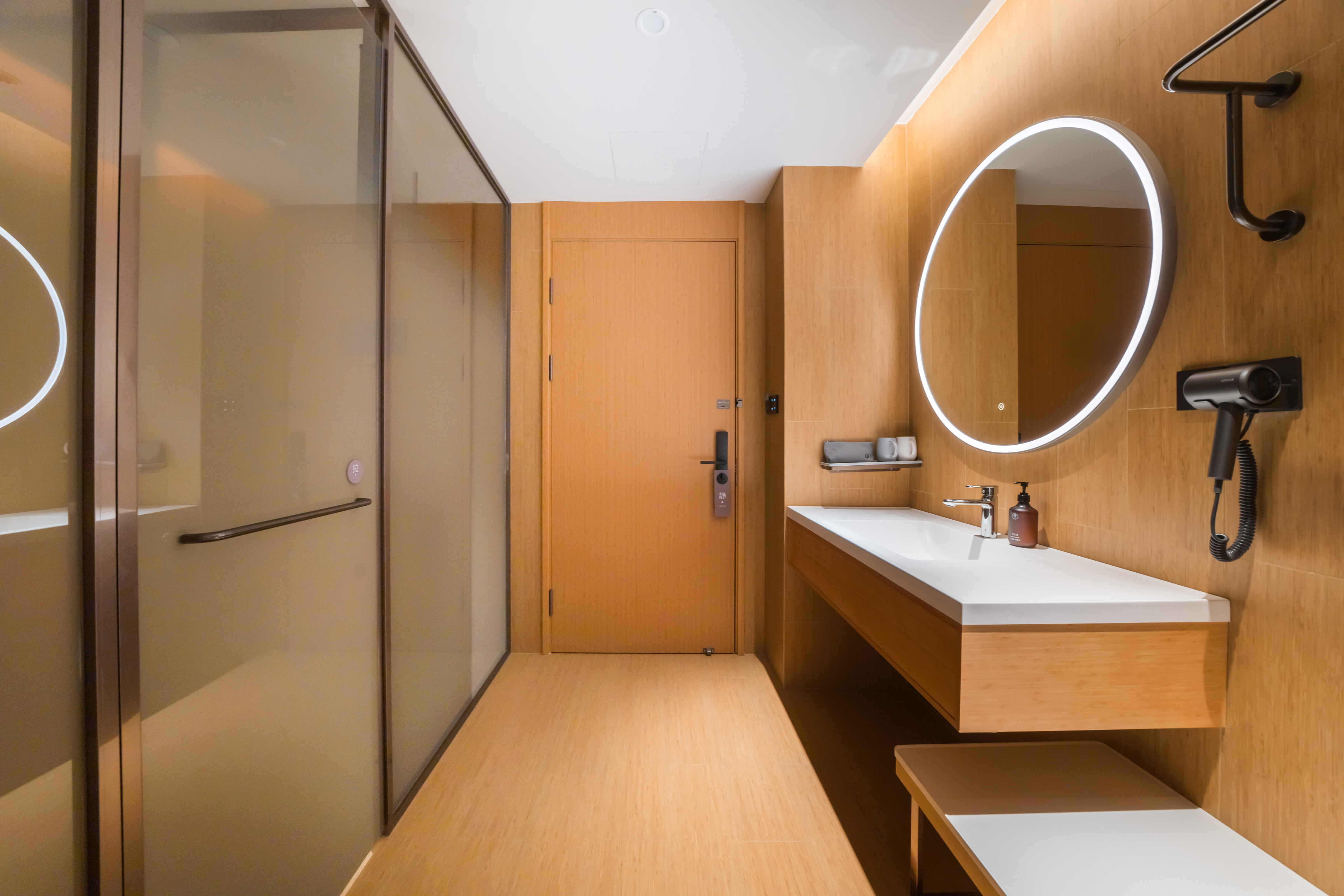 双床房（深睡床垫+小冰箱+手机投屏）