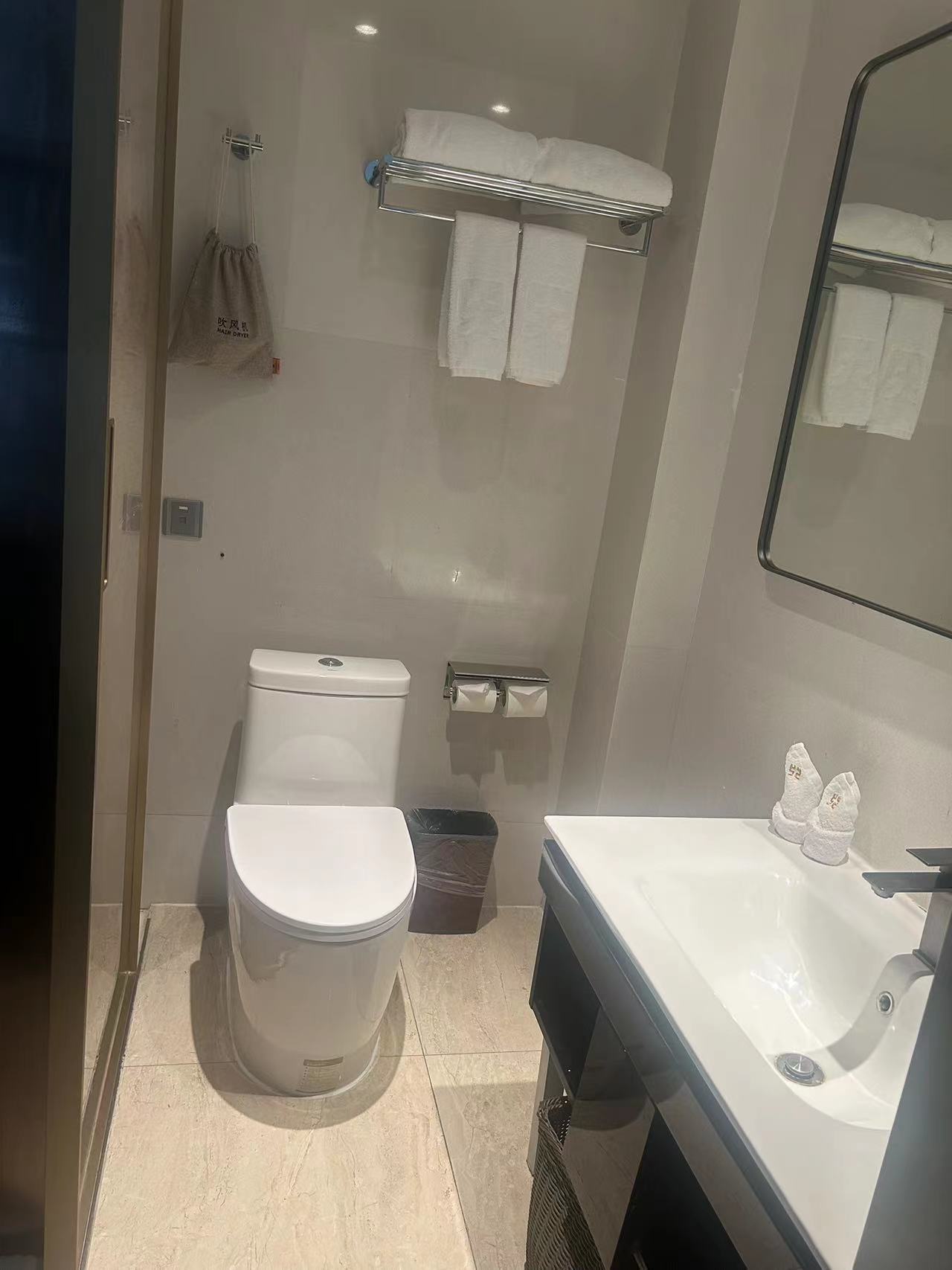 精致大床房（斯林百兰床垫）