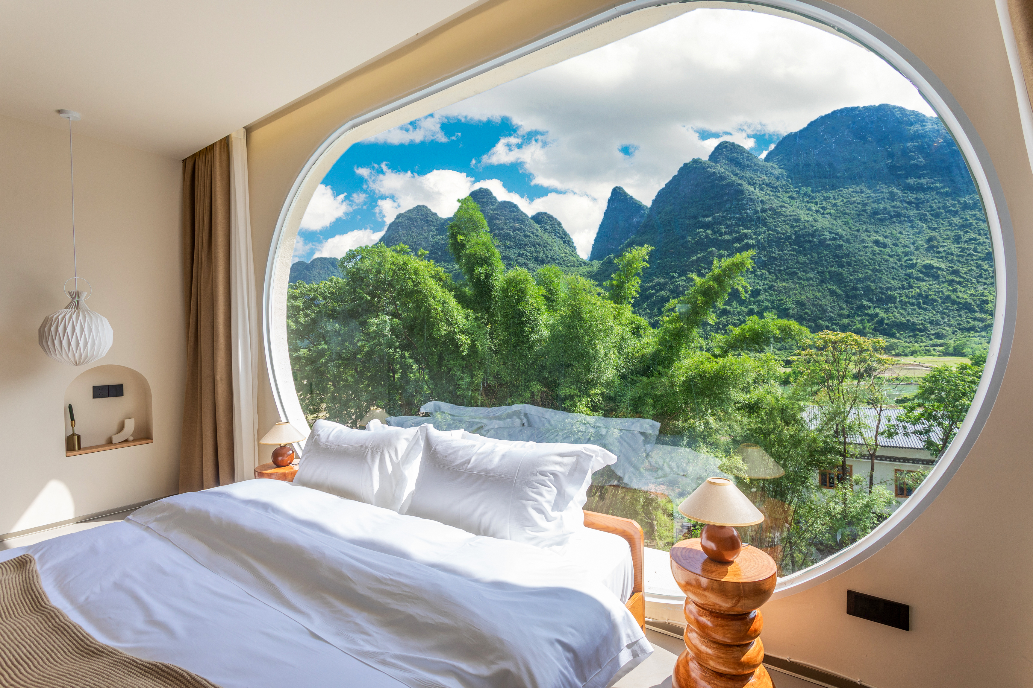 原野·长空·山水景观浴缸豪华大床房