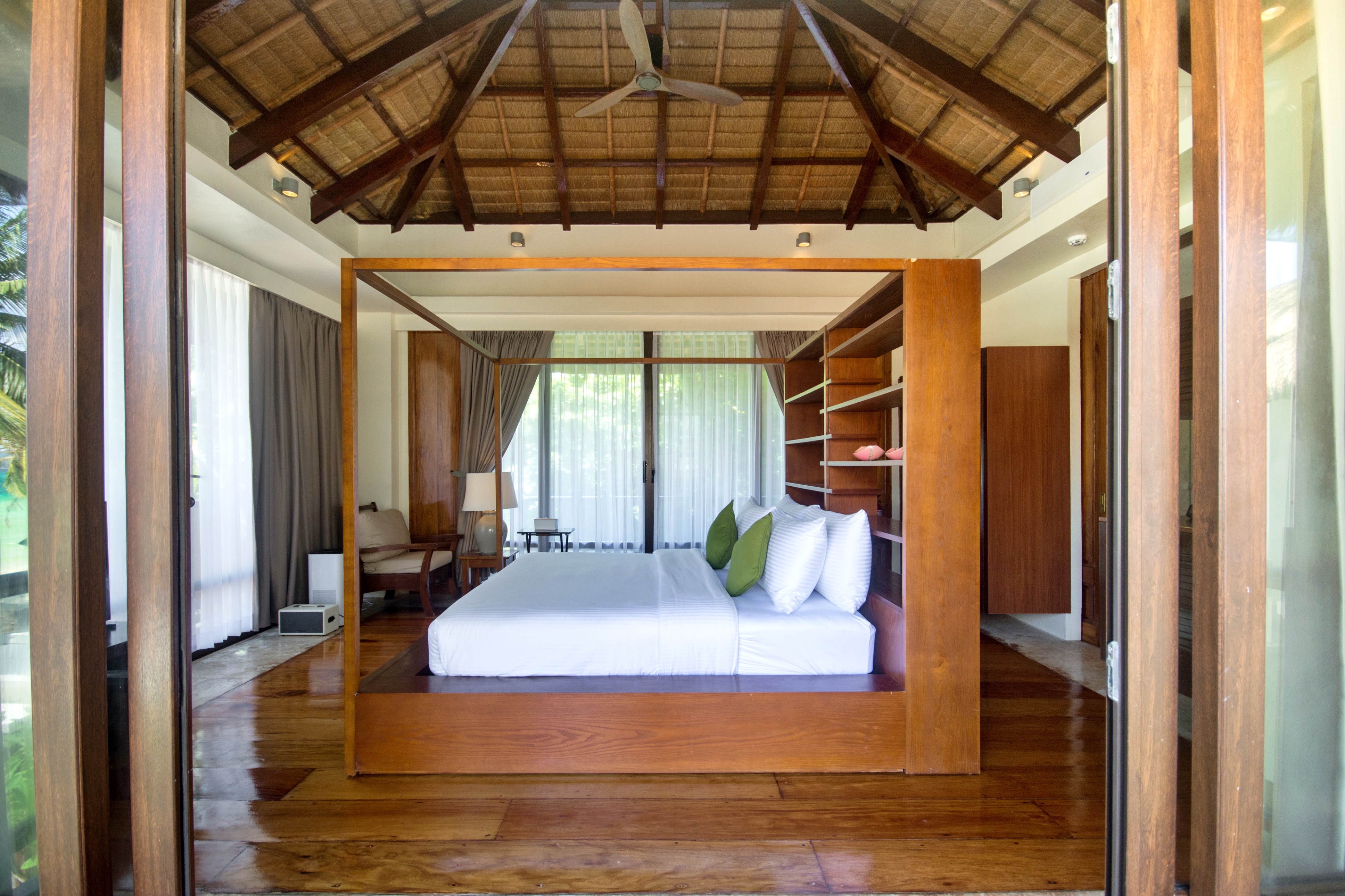 四卧豪华别墅 - 海滨