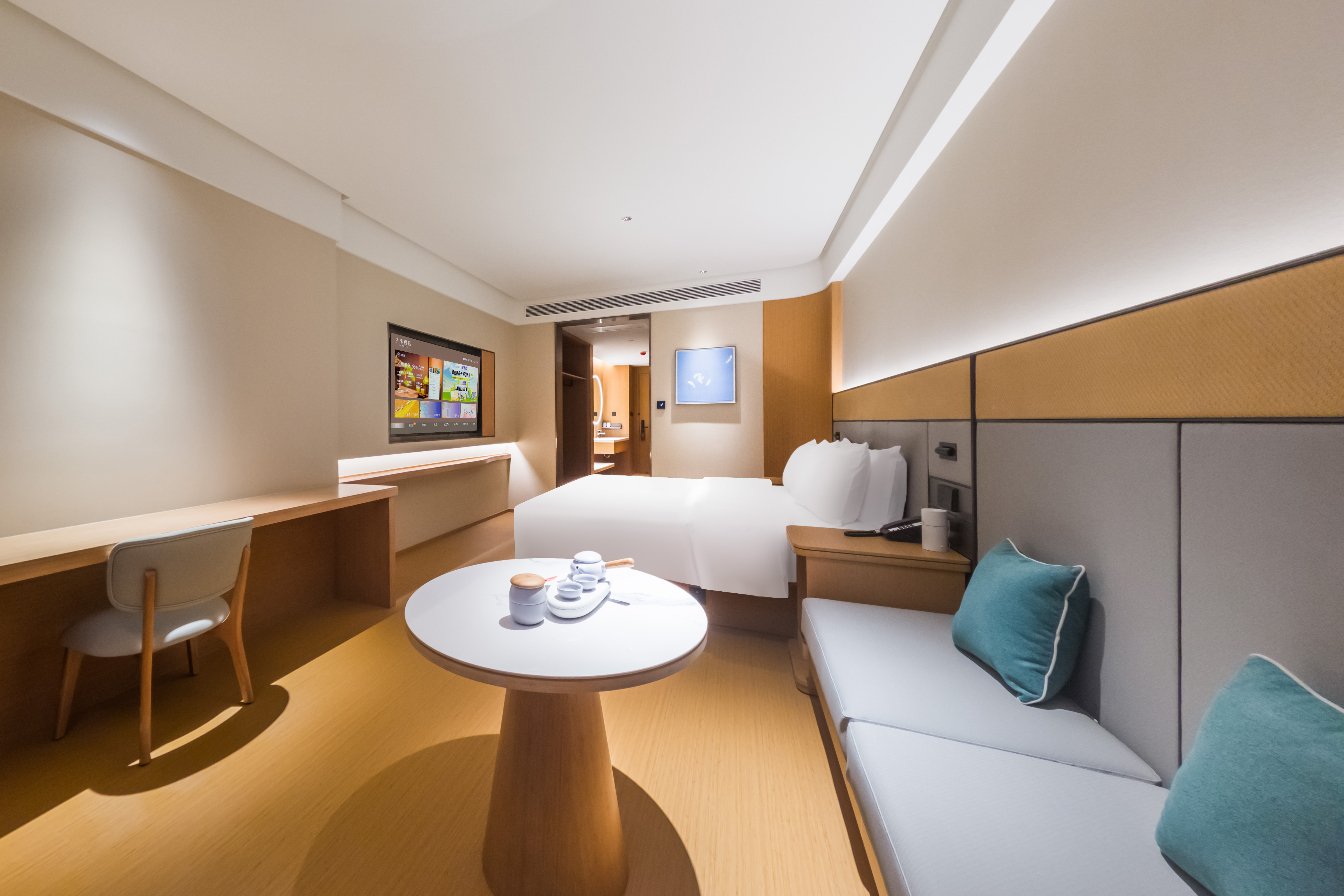 高级大床房【木香茶韵 ·禅意空间 ·零压好眠】