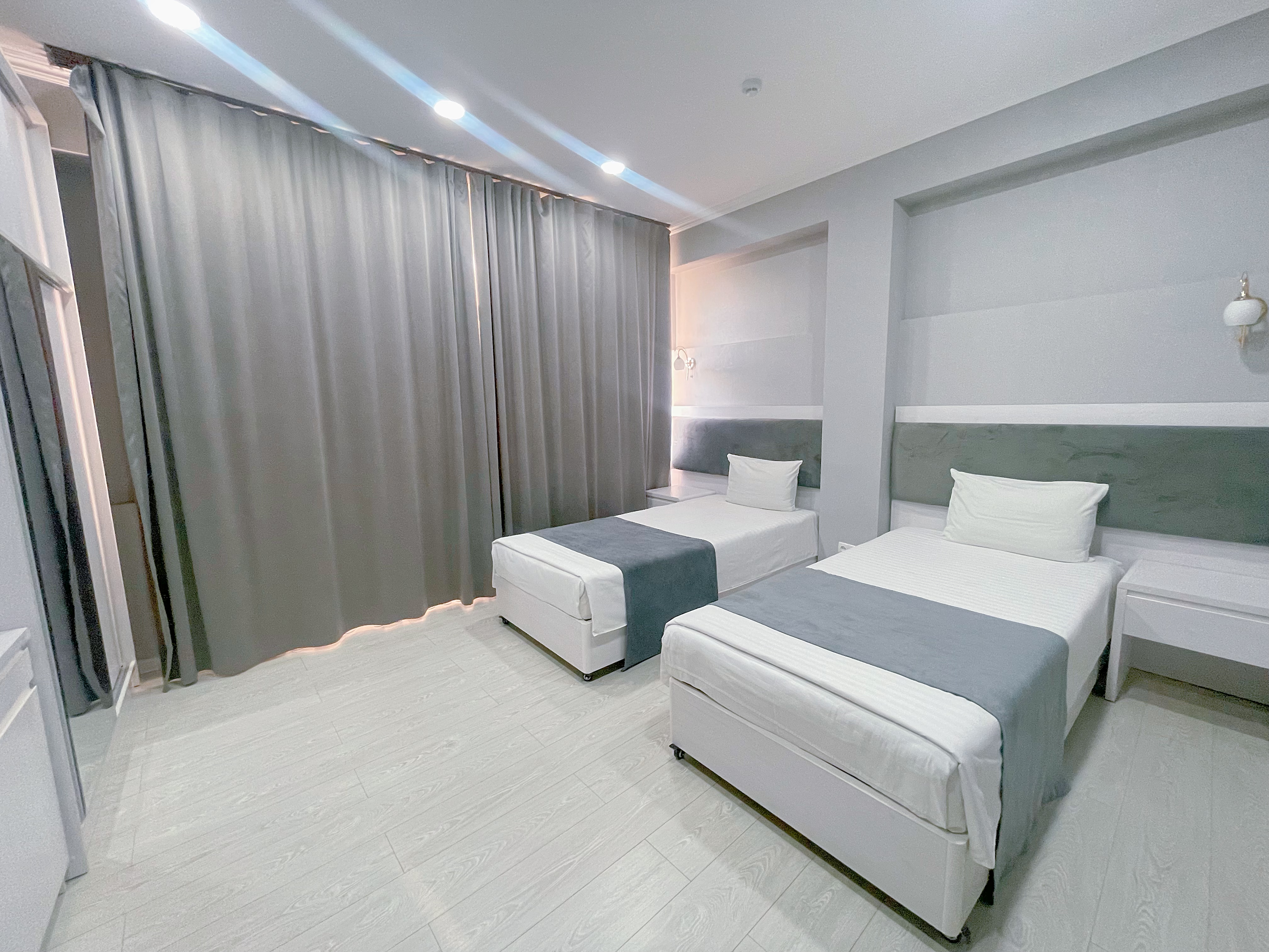 1+1全景商務雙床套房（全含：接機/早食/落地簽/增值税）