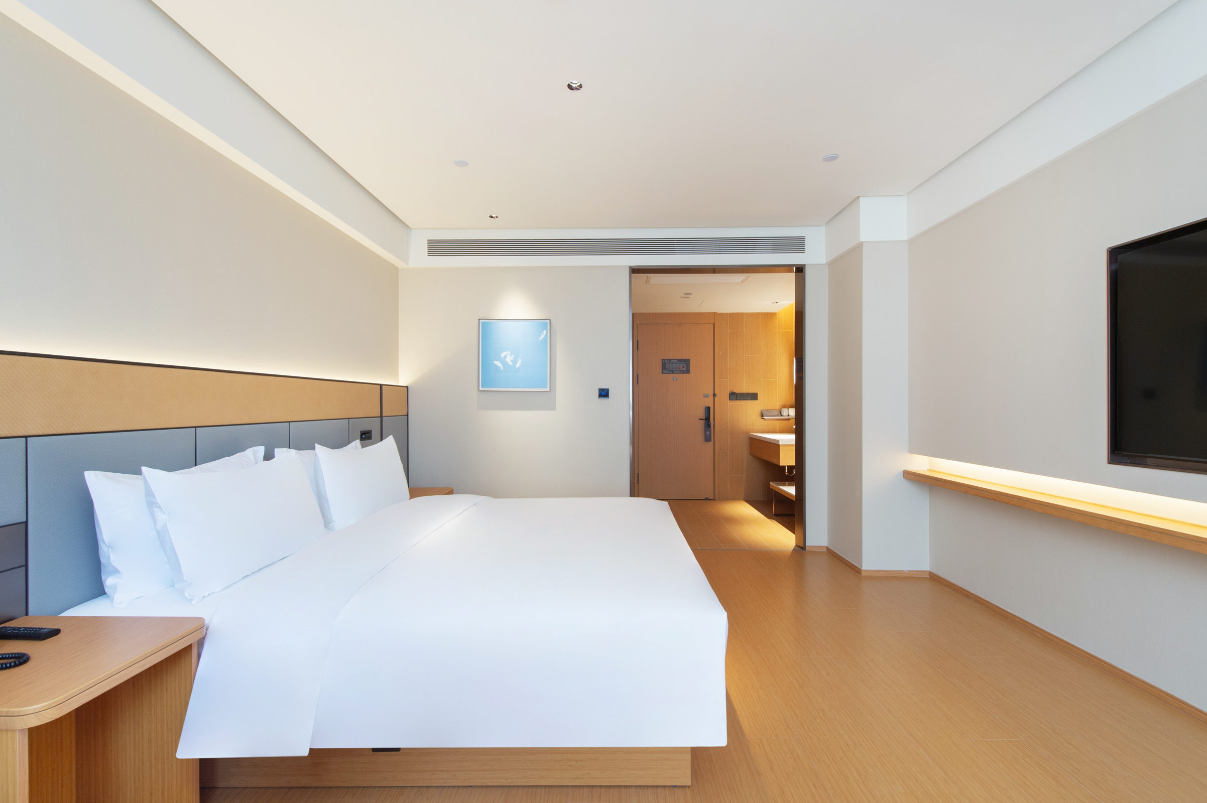 高级大床房【木香茶韵 ·禅意空间 ·零压好眠】