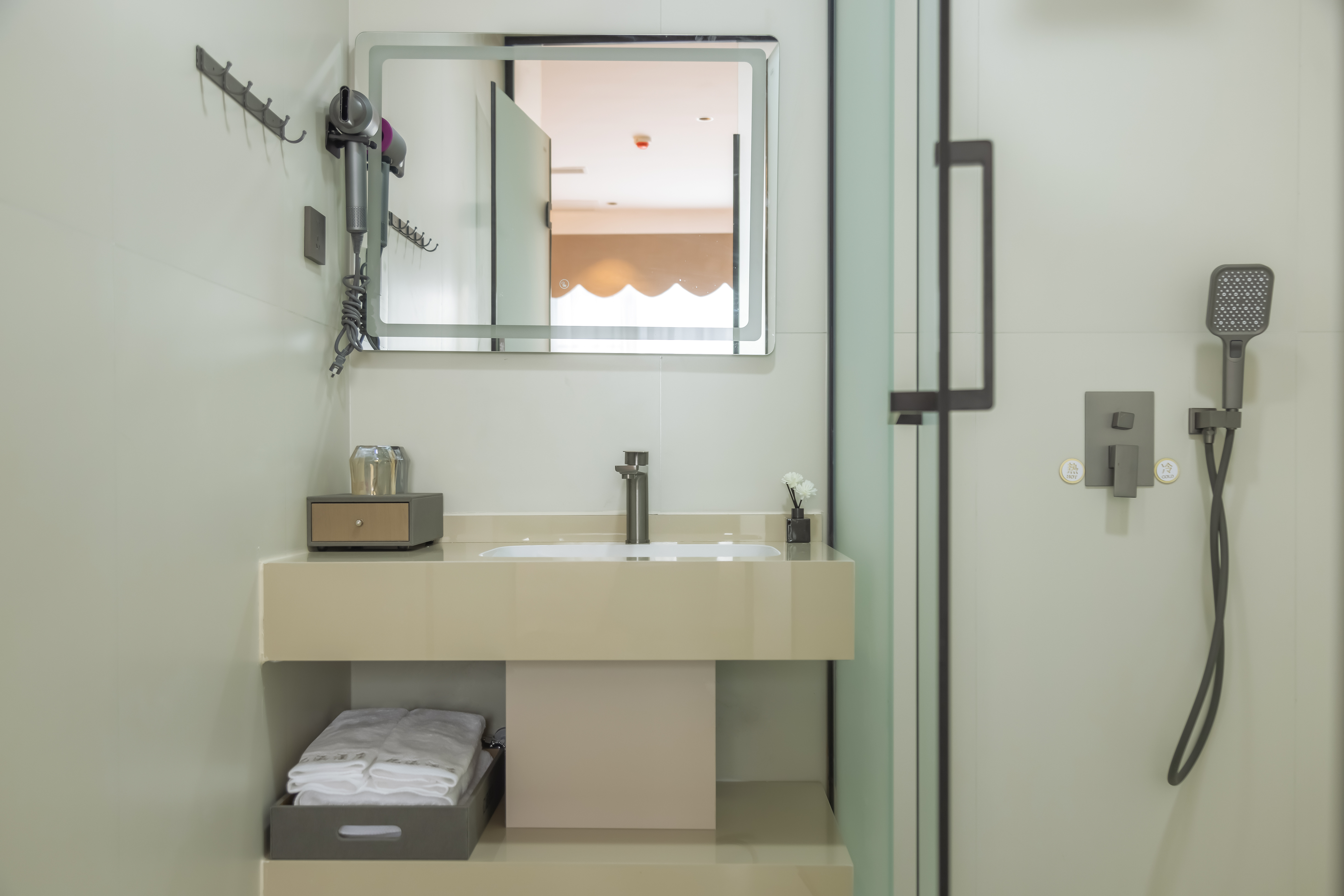 尊享豪华 大床房