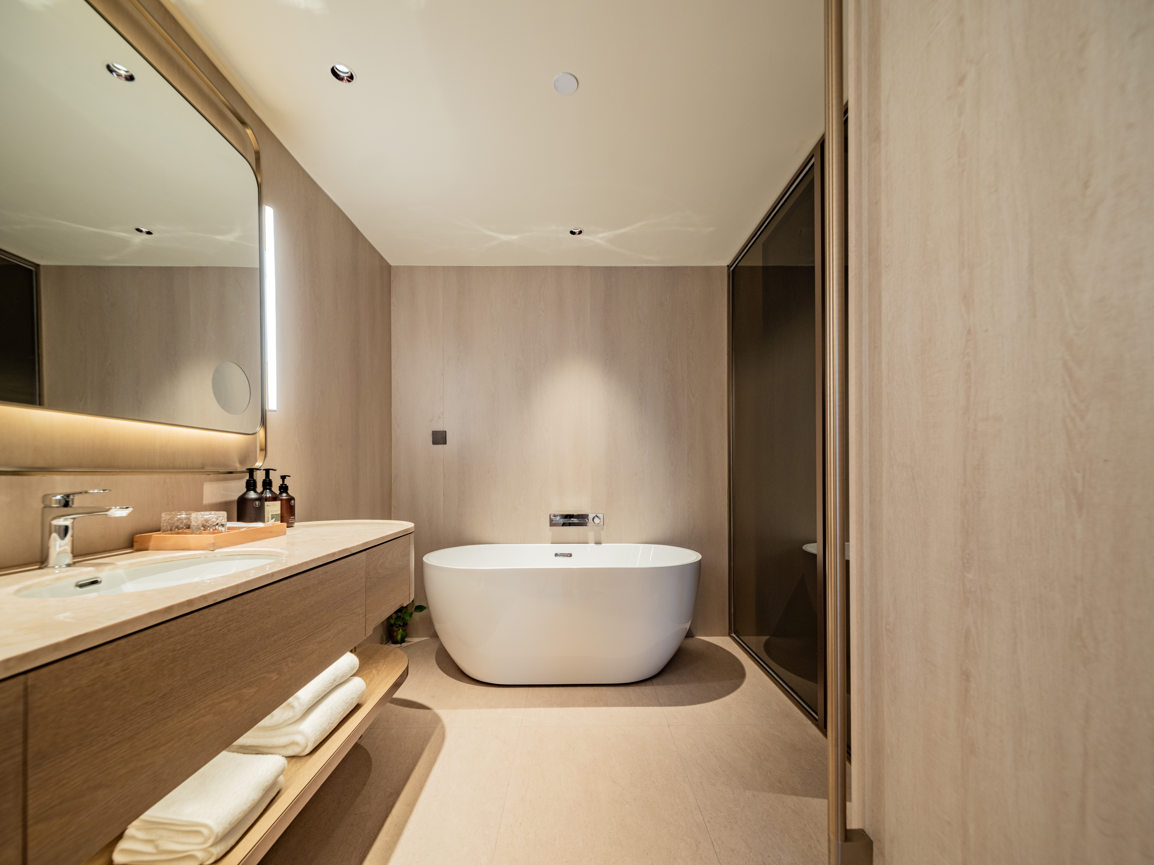 水晶至尊行政套房【晶致生活＋智能马桶+浴缸】