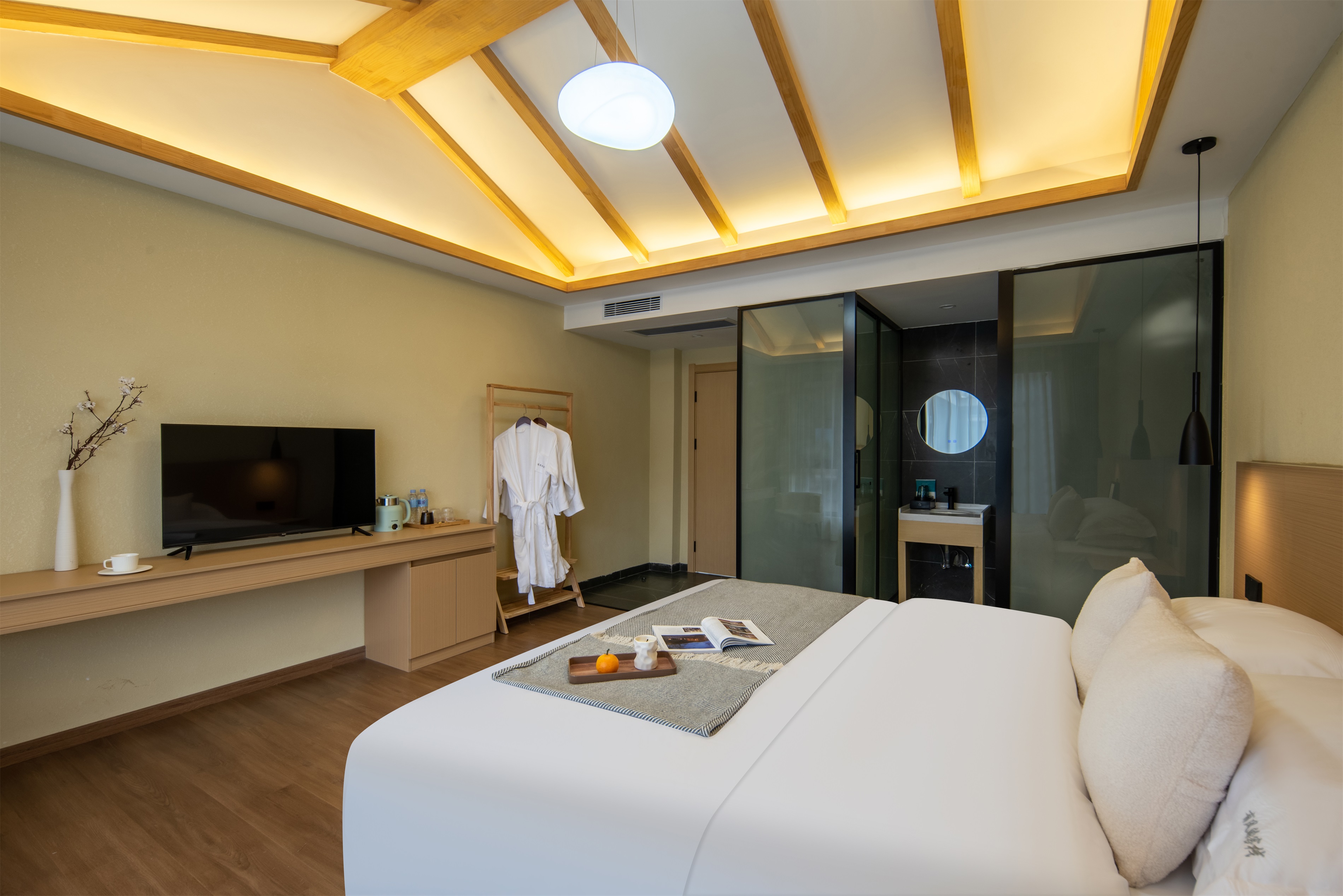 Yi Ji Dao · Garden View Sunshine Double Bed Room