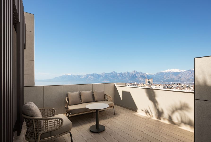 一卧室套房，大床，梳化床，城景，露台