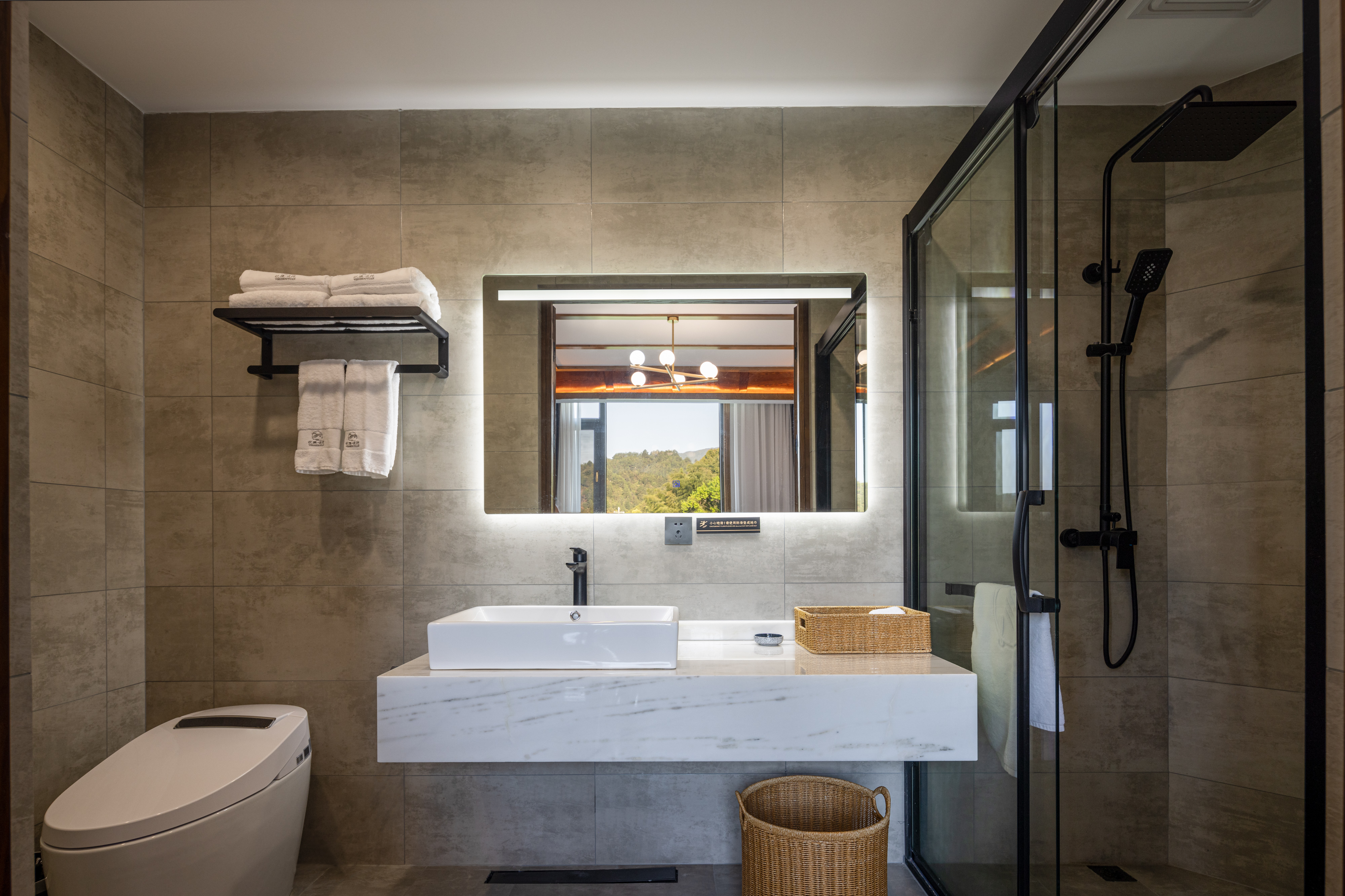 2-bed Room With Mountain View