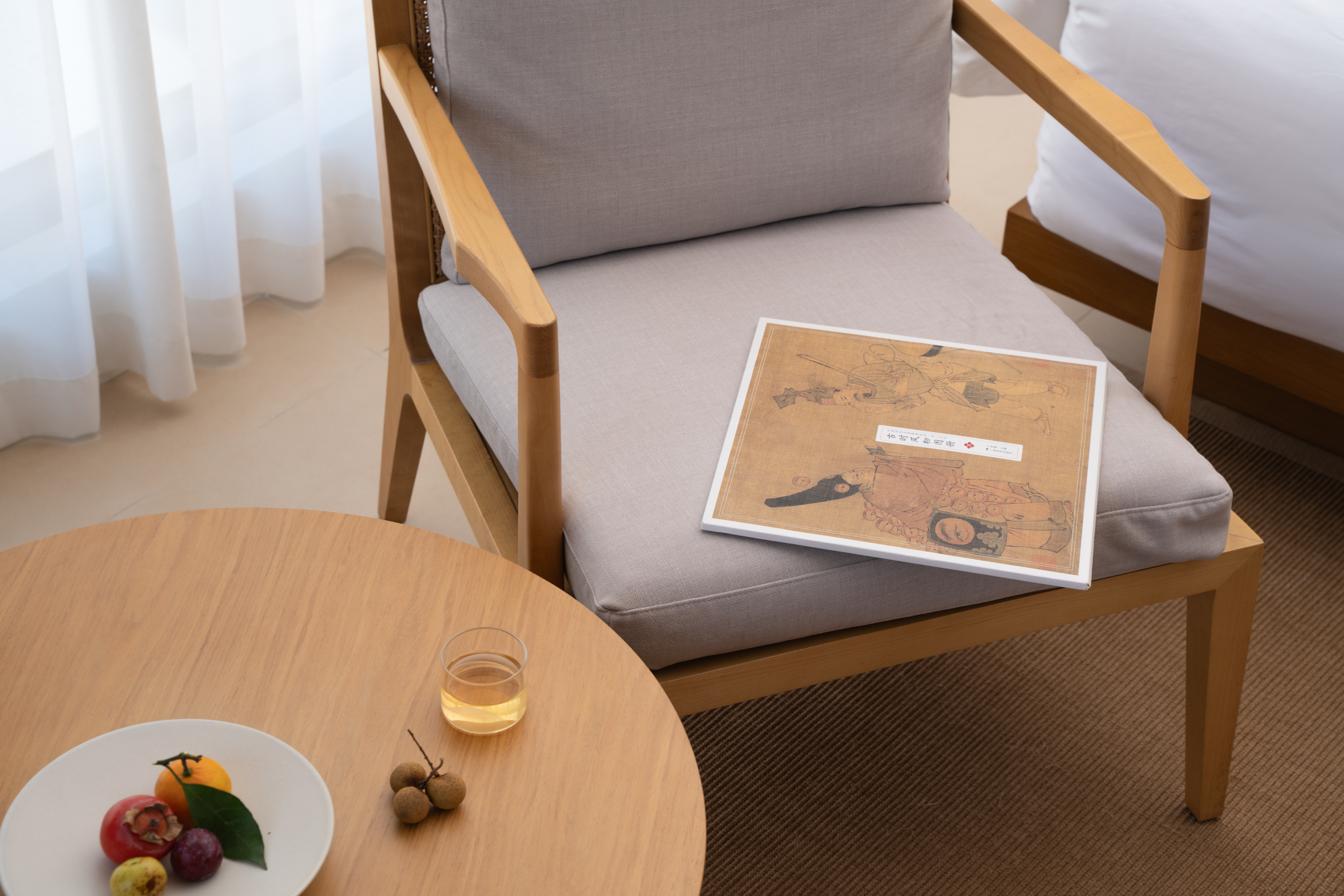观山榻榻米大床房（日式禅意品茶赏景榻+超大圆形浴缸+迷你冰箱+智能马桶）