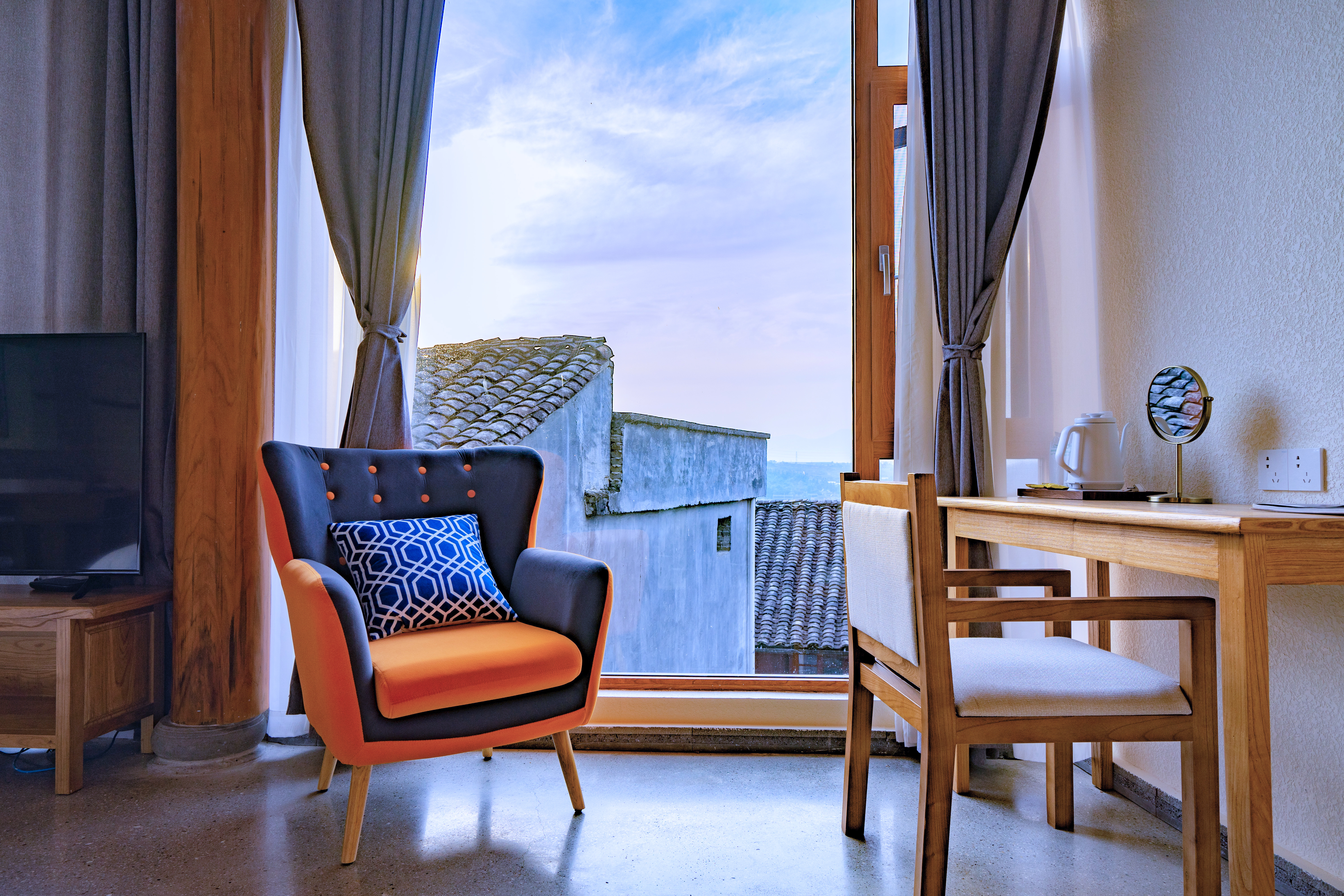 欣月·望山星移私湯大床房「金可兒舒睡床墊·電熱毛巾架·恆温花灑·原木傢俱」